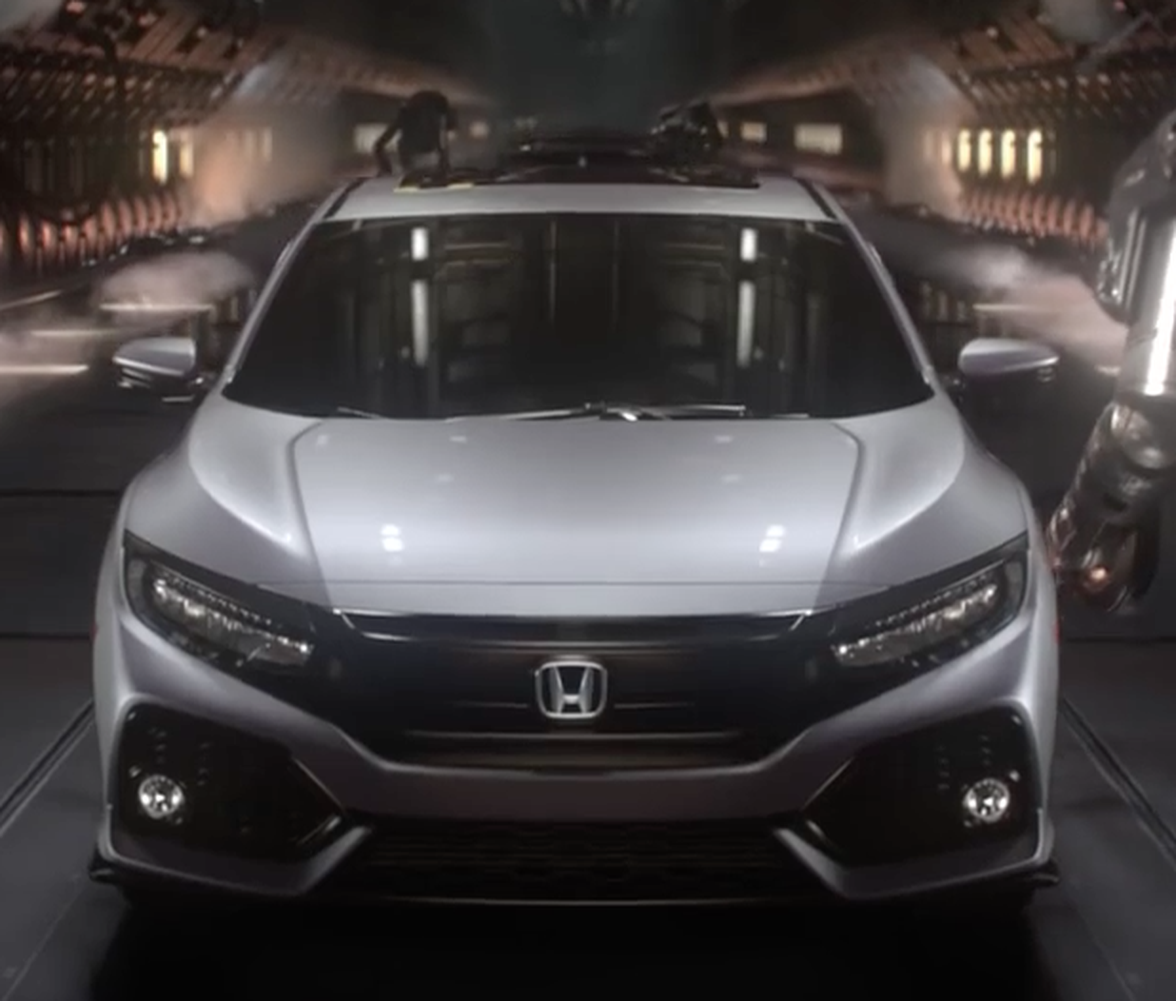VÍDEO: Así colocan el motor turbo en el Honda Civic Hatchback 2017