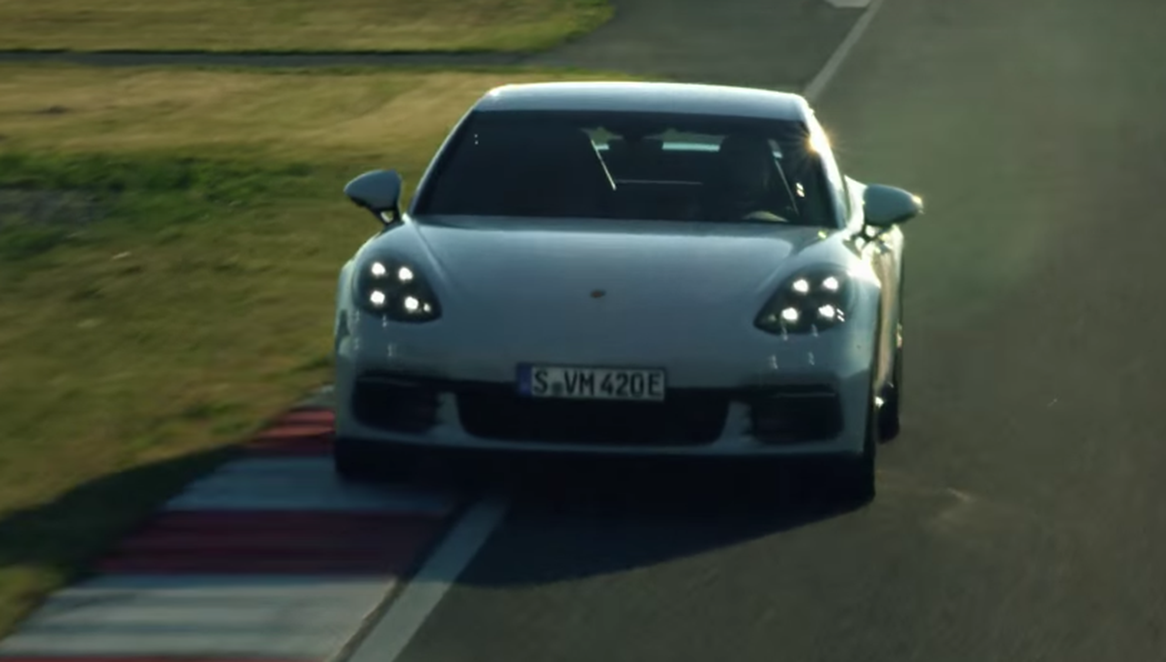 VÍDEO: ¿Cómo es la mecánica del Porsche Panamera 4 E-Hybrid 2017?