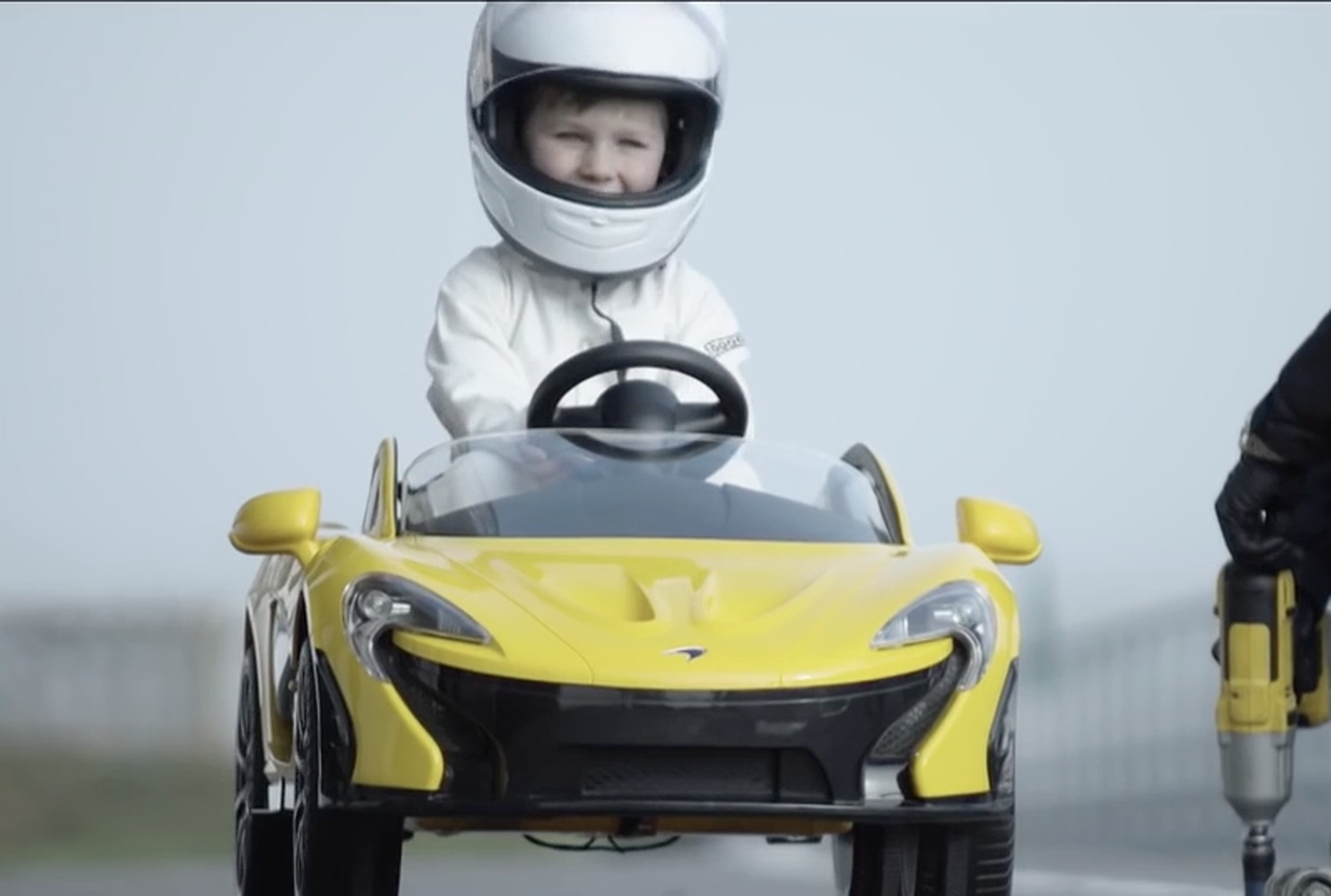 VÍDEO: Las 'coñas' de McLaren: primer modelo totalmente eléctrico