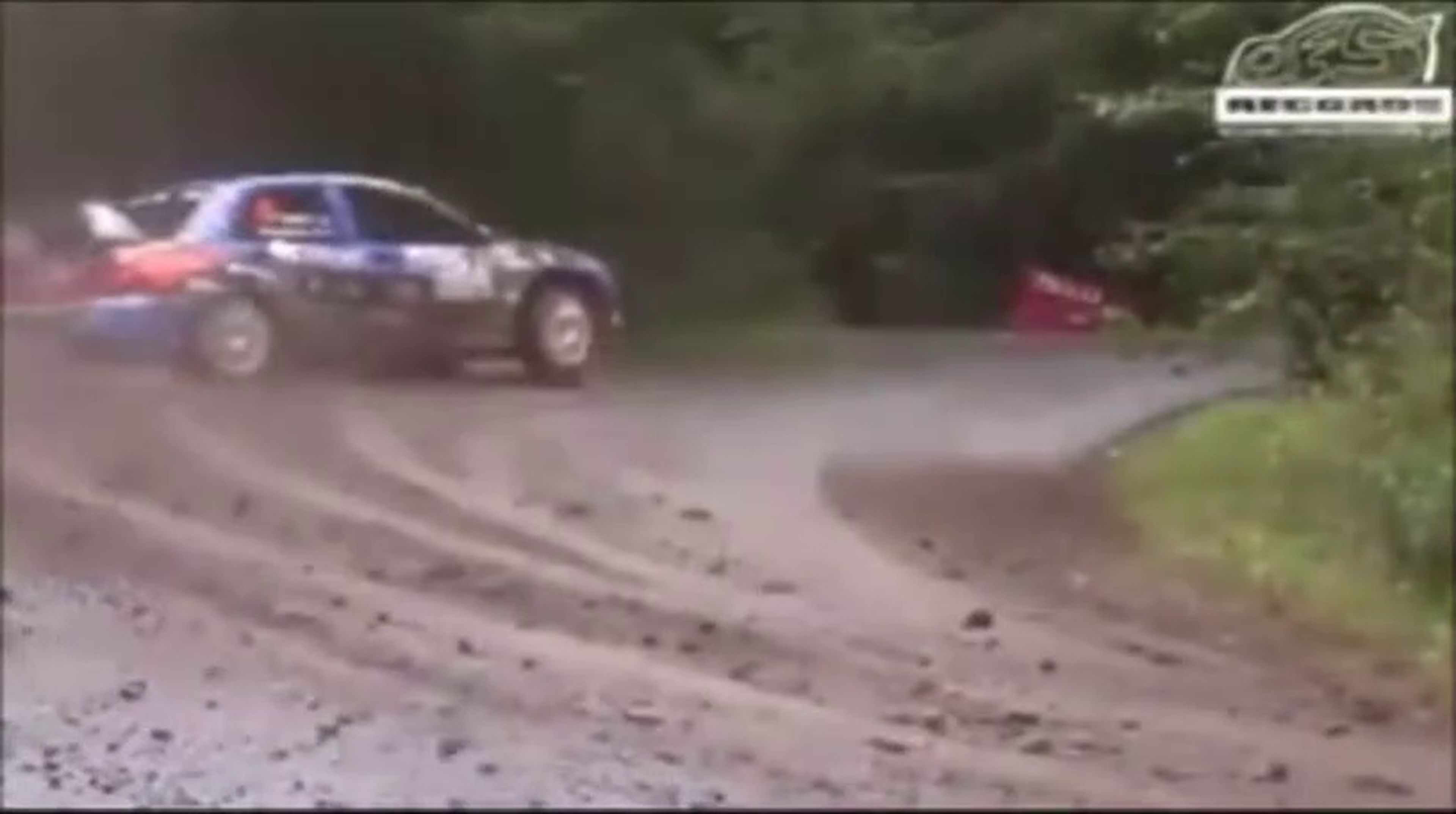 VÍDEO: de desastre a salvada, esta es la mejor curva de rally que verás en mucho tiempo