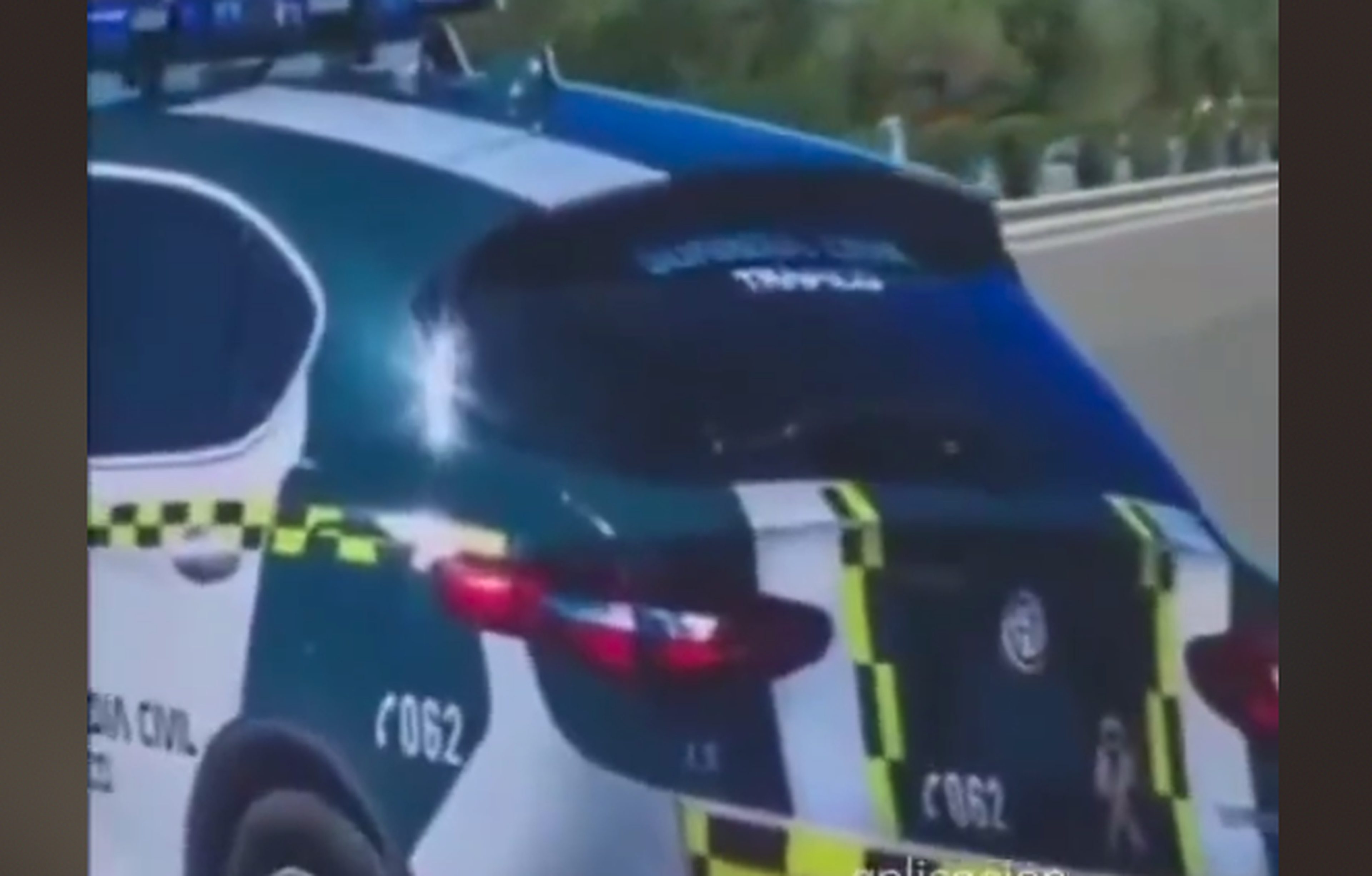 VÍDEO: La DGT utiliza una patrulla de la Guardia Civil de cartón para disuadir a los conductores