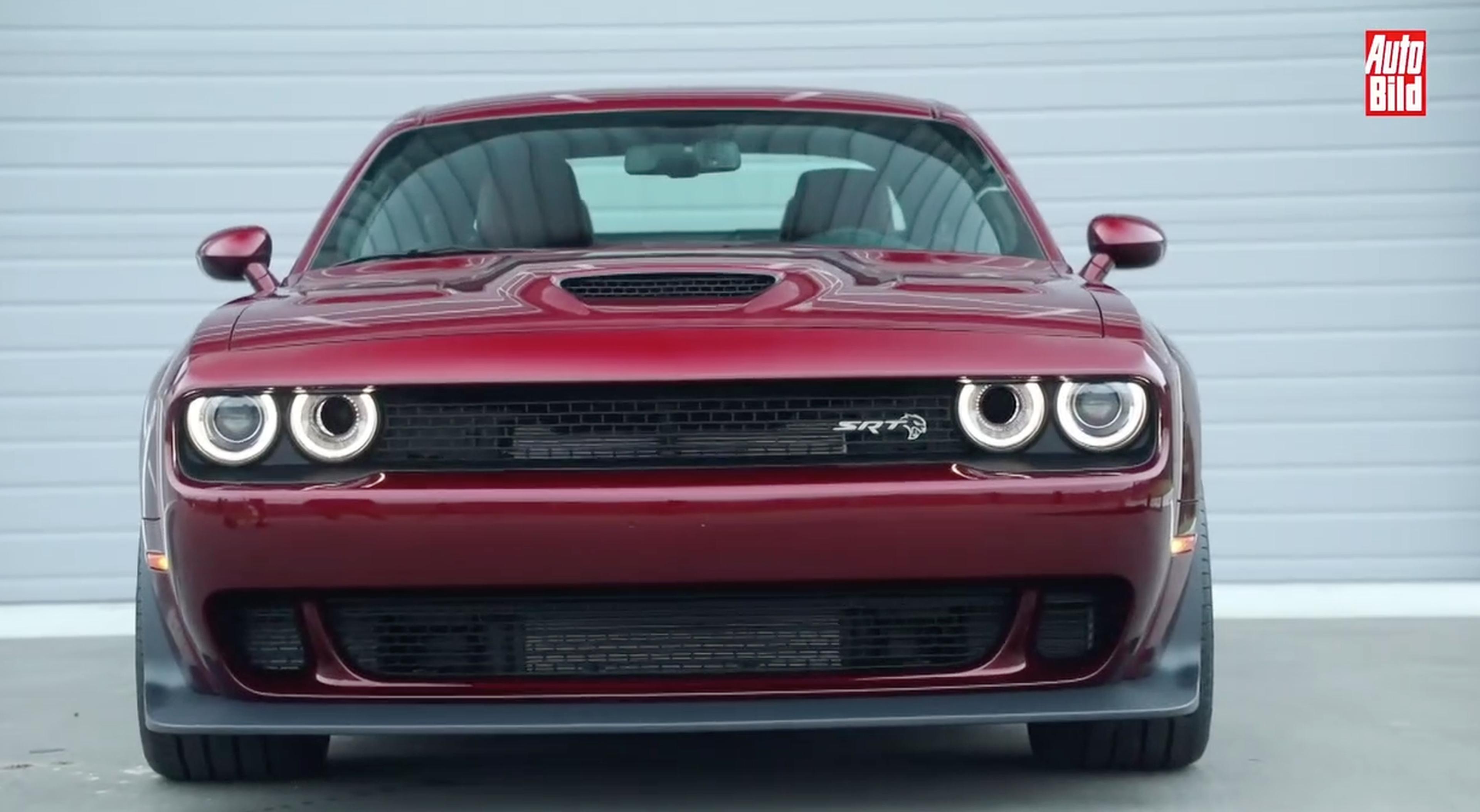 VIDEO: Dodge Challenger SRT Hellcat Widebody