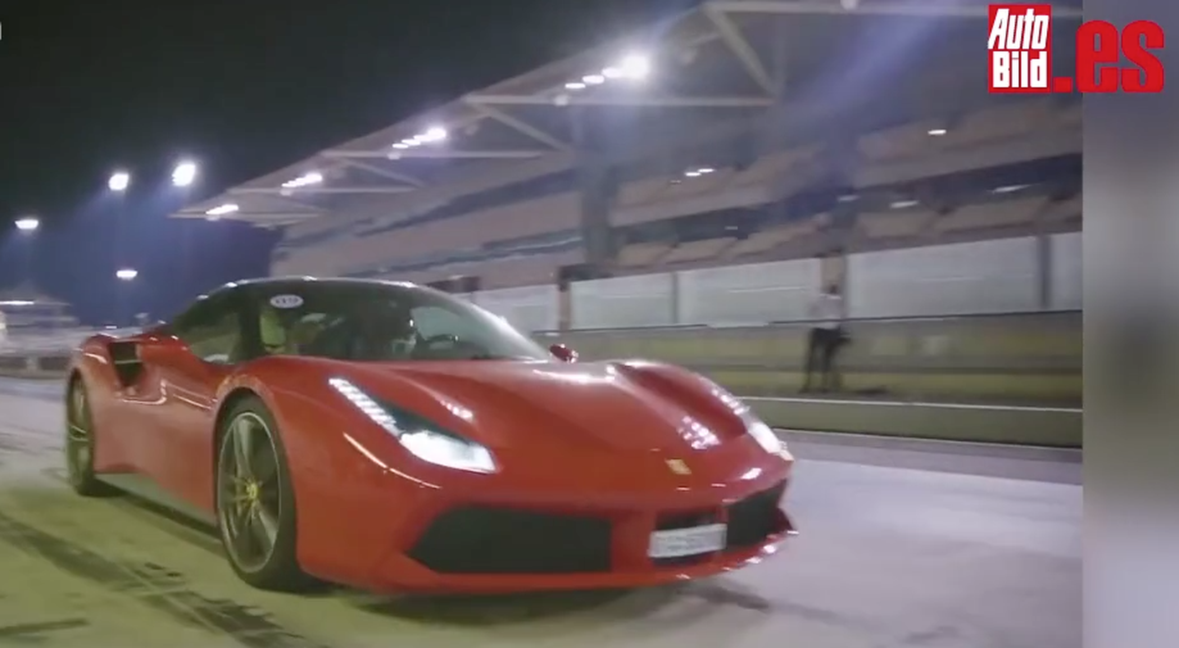Vídeo: El Ferrari 488 GTB levanta pasiones. ¡Mira qué caras!