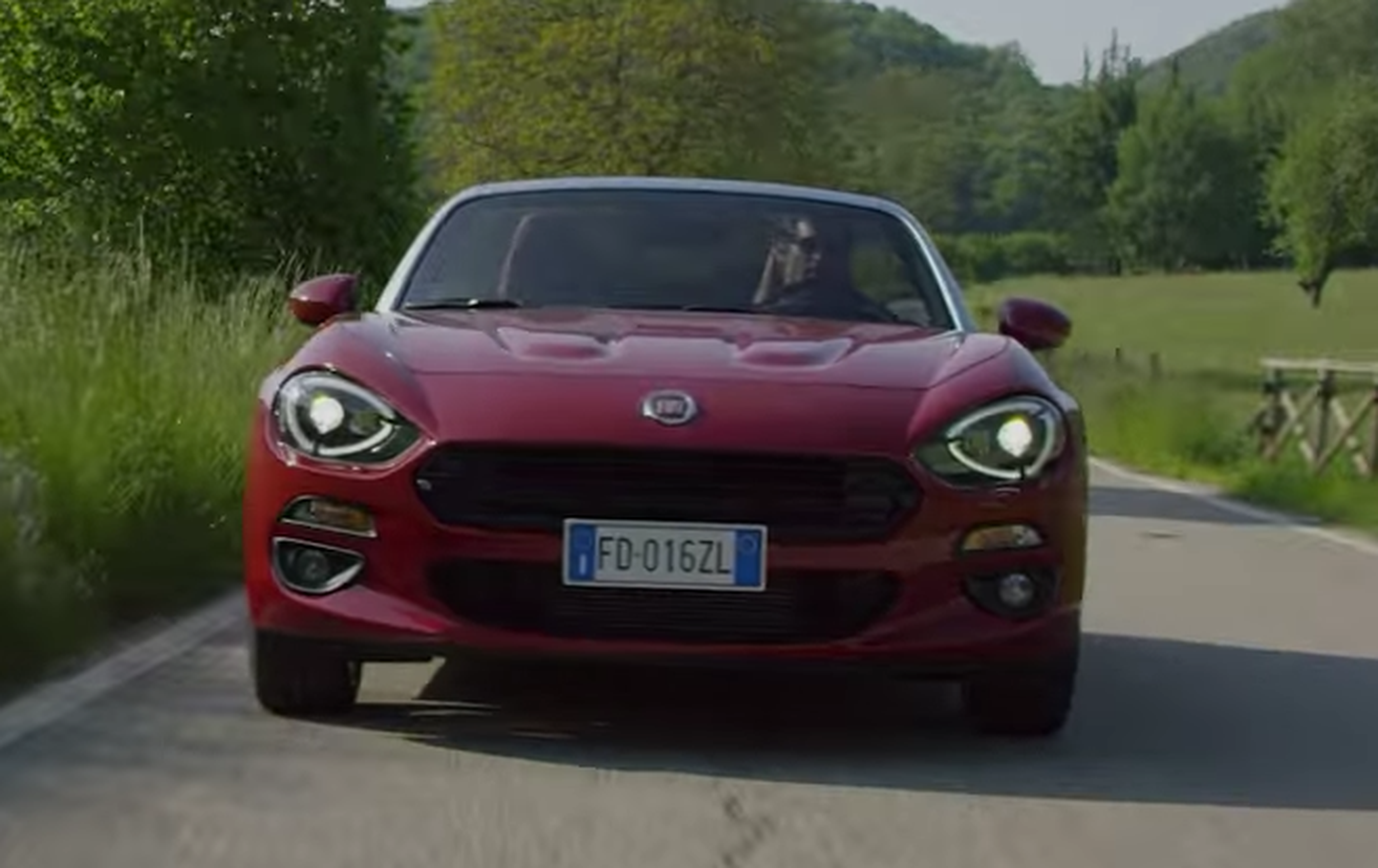 VÍDEO: Fiat 124 Spider, ¡apúntate a este viaje!