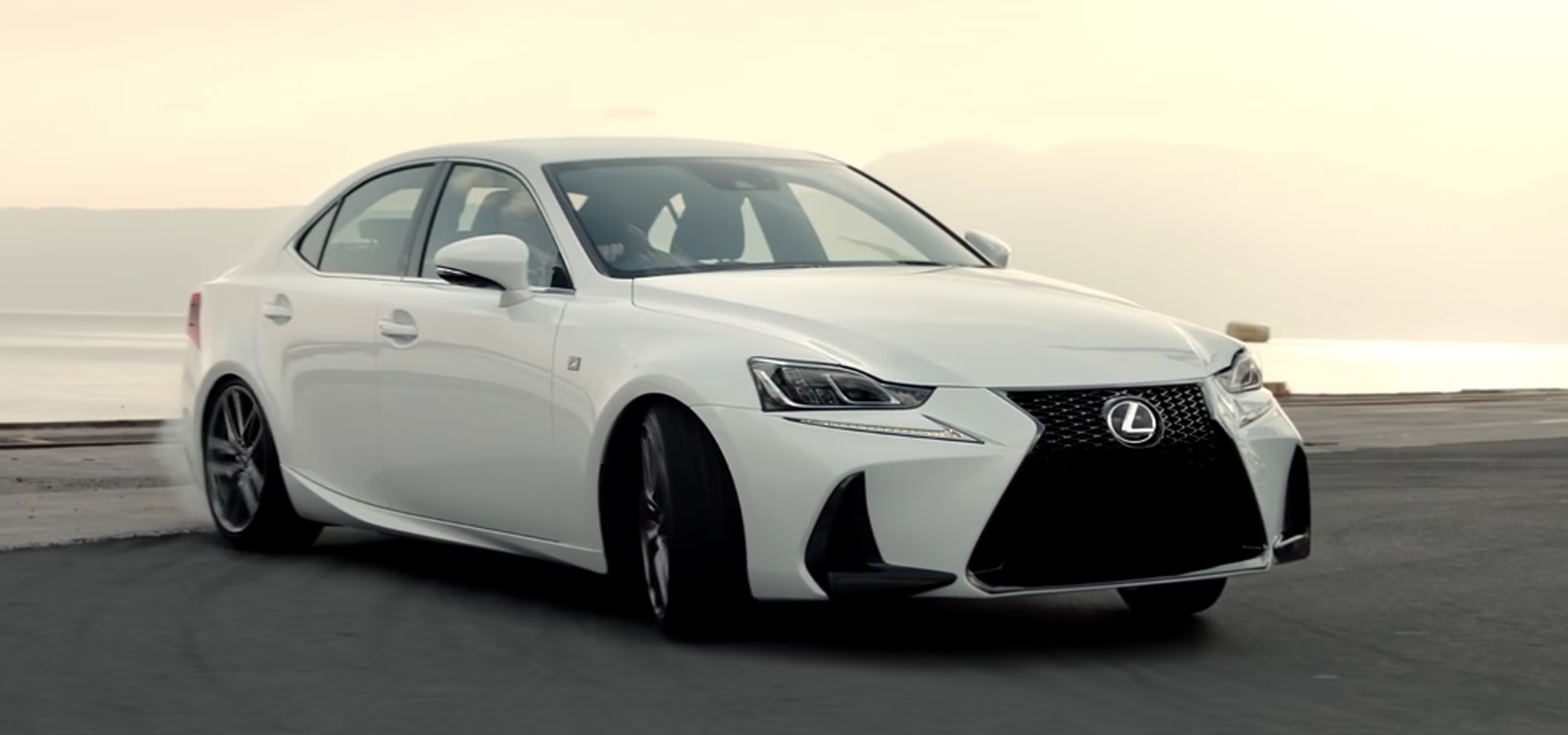 VÍDEO: Así se las gasta el Lexus IS