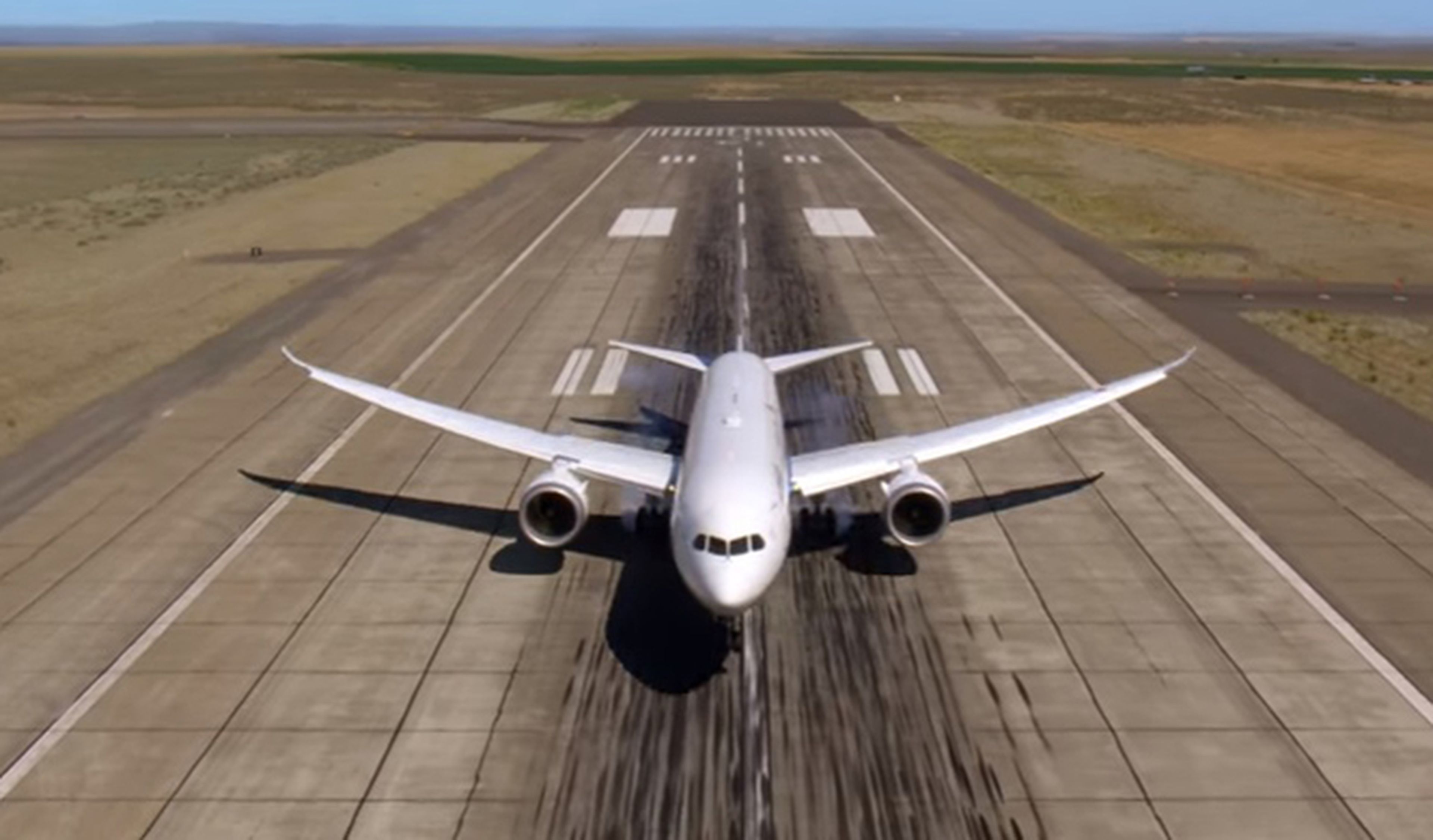 VÍDEO: El impresionante despegue vertical del Boeing 787-9 Dreamliner