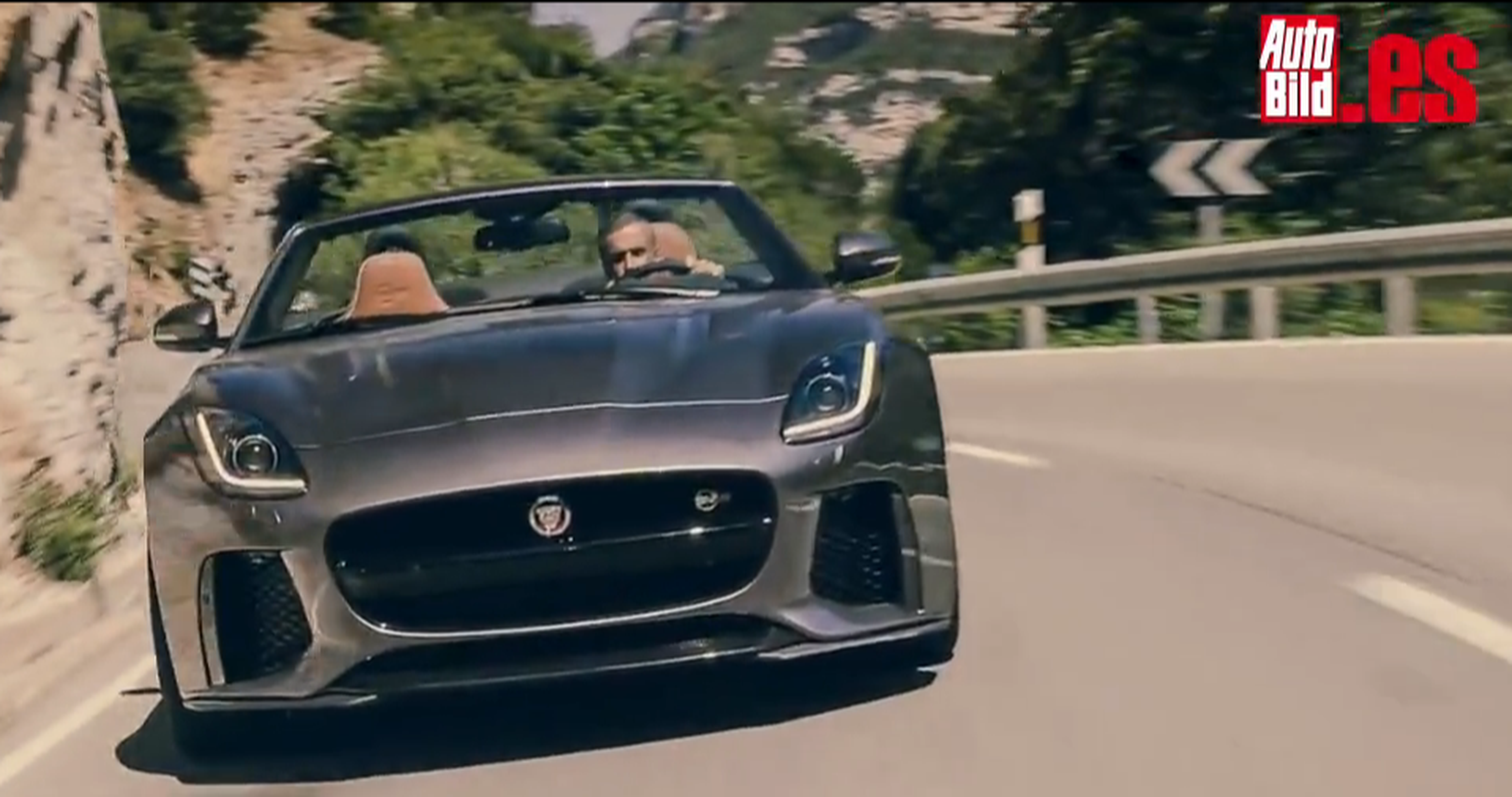 Vídeo: Jaguar F-Type SVR 2016: versiones coupé y cabrio, en acción