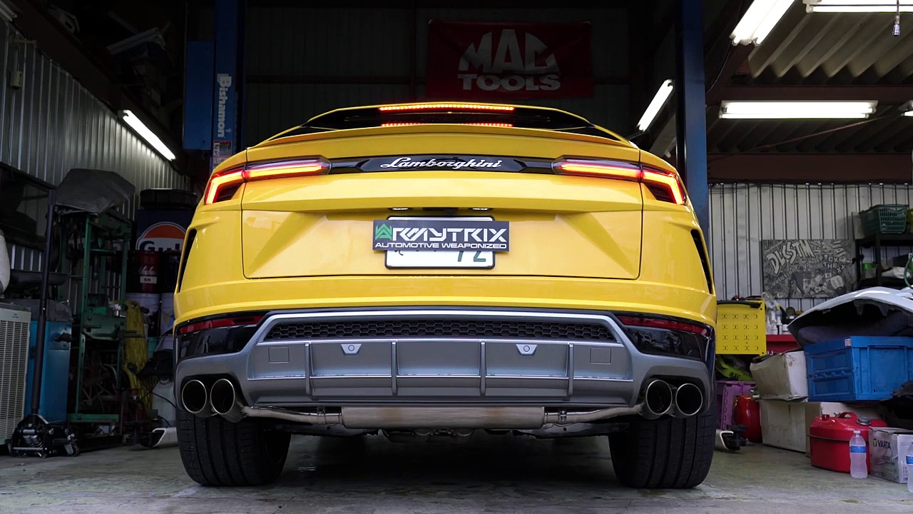 VÍDEO: Lamborghini Urus con escapes modificados ¡aún más bestia! --  