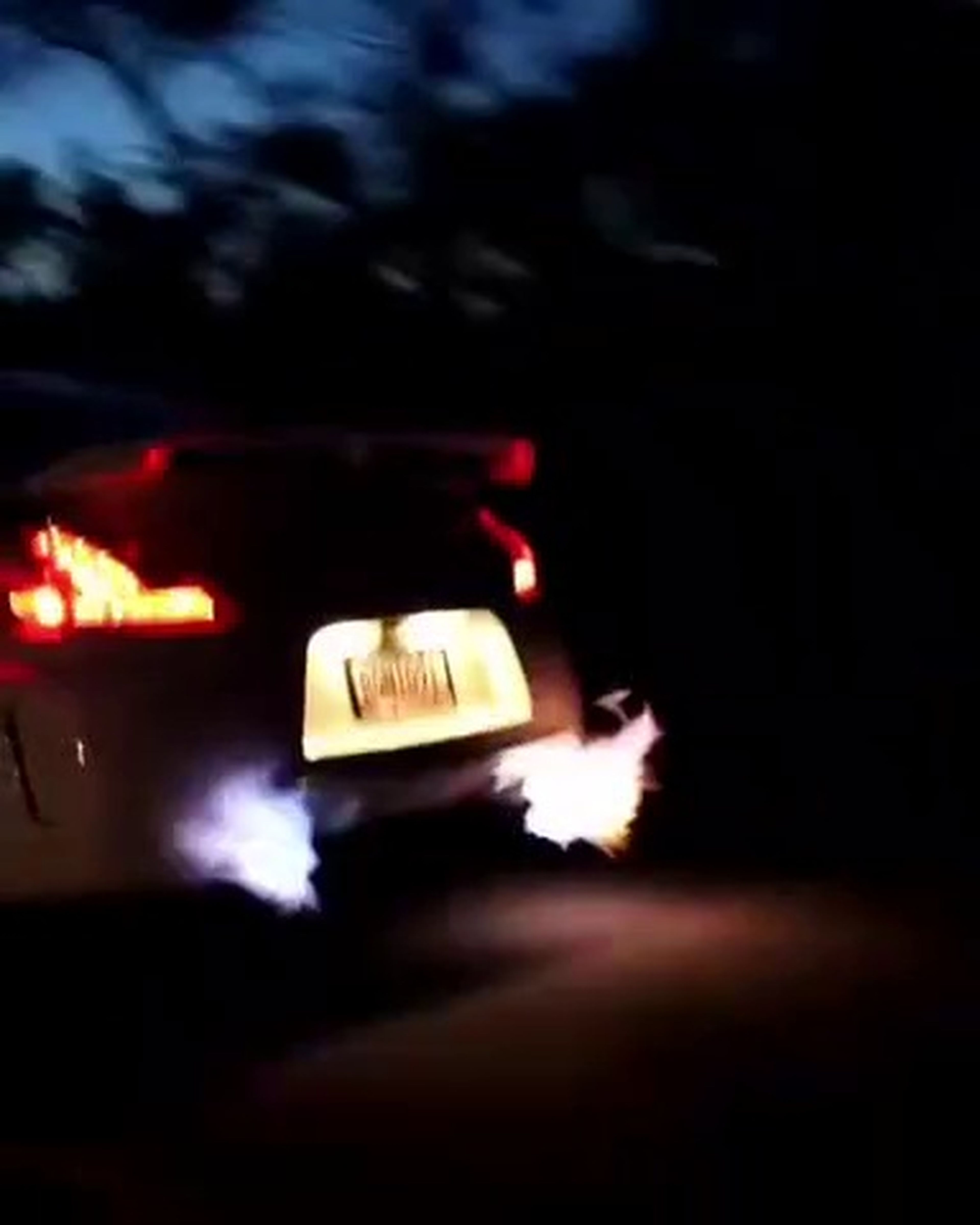 VÍDEO: las llamas del escape de este Nissan 370Z servirían para hacer una barbacoa ¡tremendas!