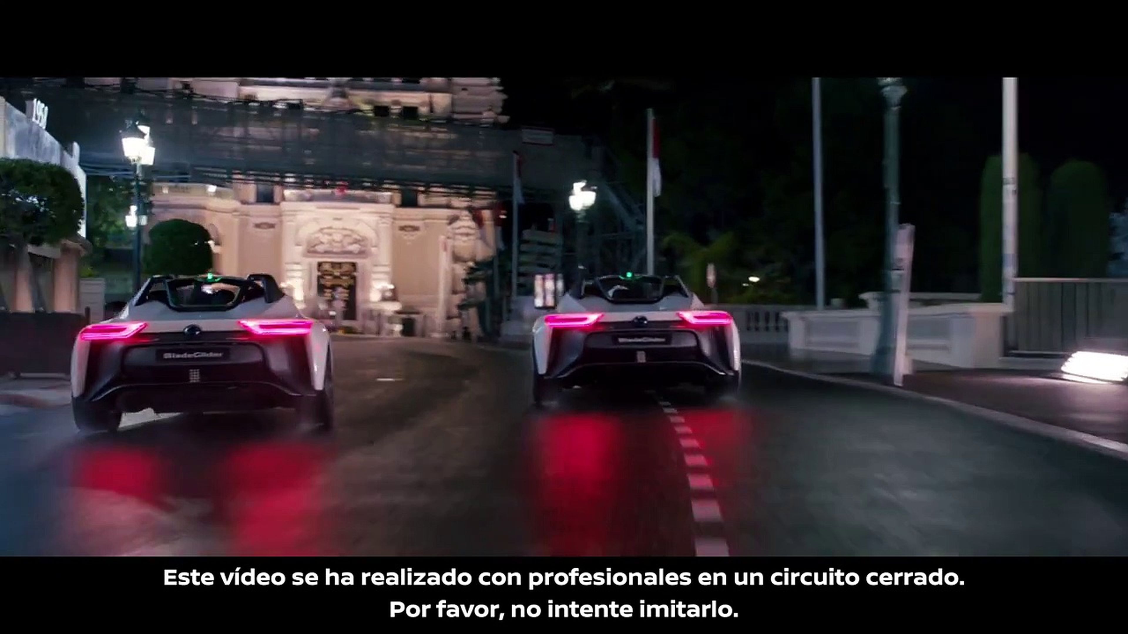 VÍDEO: Margot Robbie pone a prueba el Nissan BladeGlider en Montecarlo