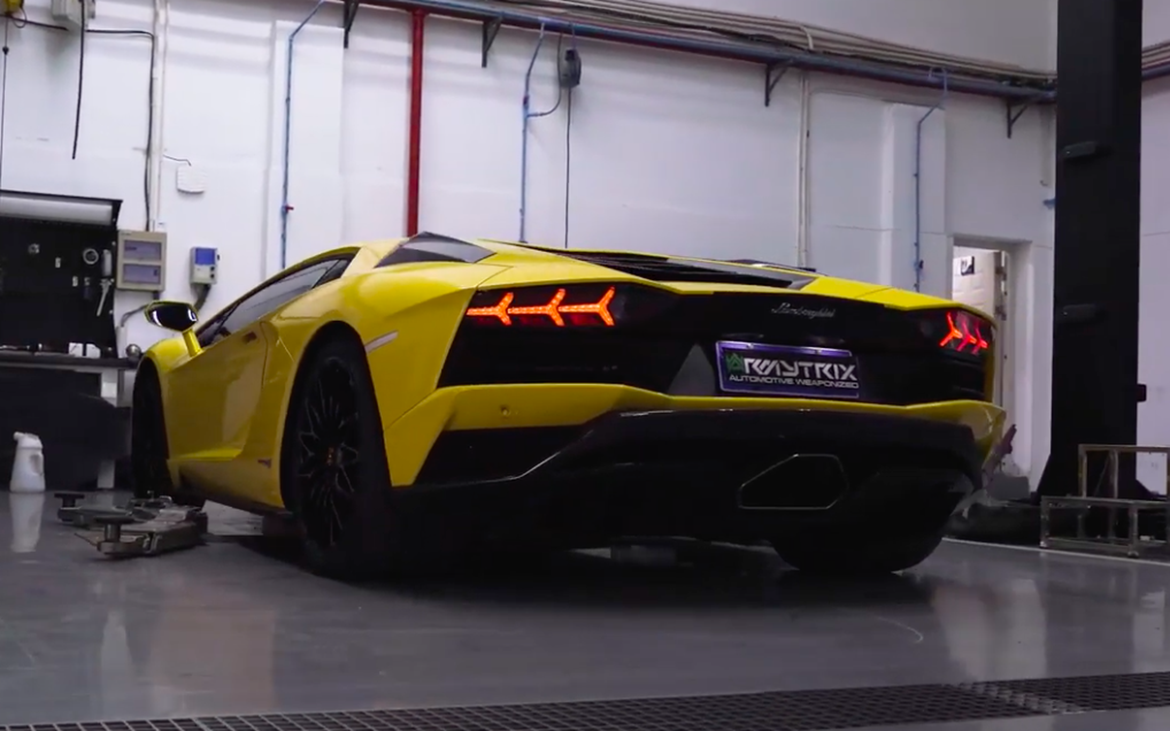 VÍDEO: ¿Mejorar el sonido de un Lamborghini Aventador S? Sí, es posible