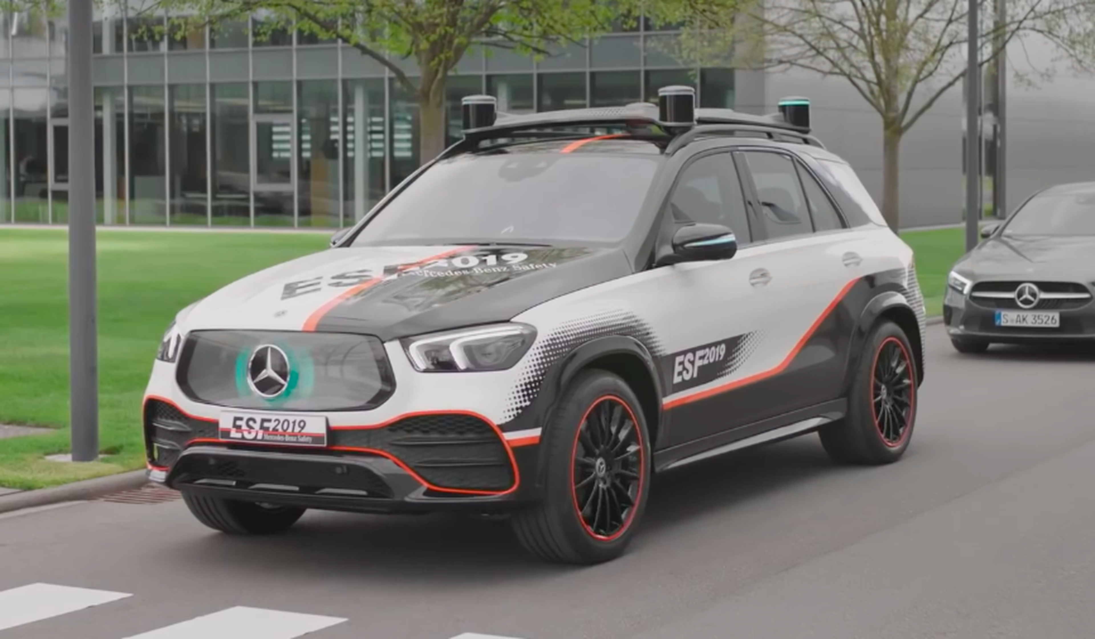 VÍDEO: Mercedes Experimental Safety Vehicle, ¿hasta dónde va a llegar la seguridad?