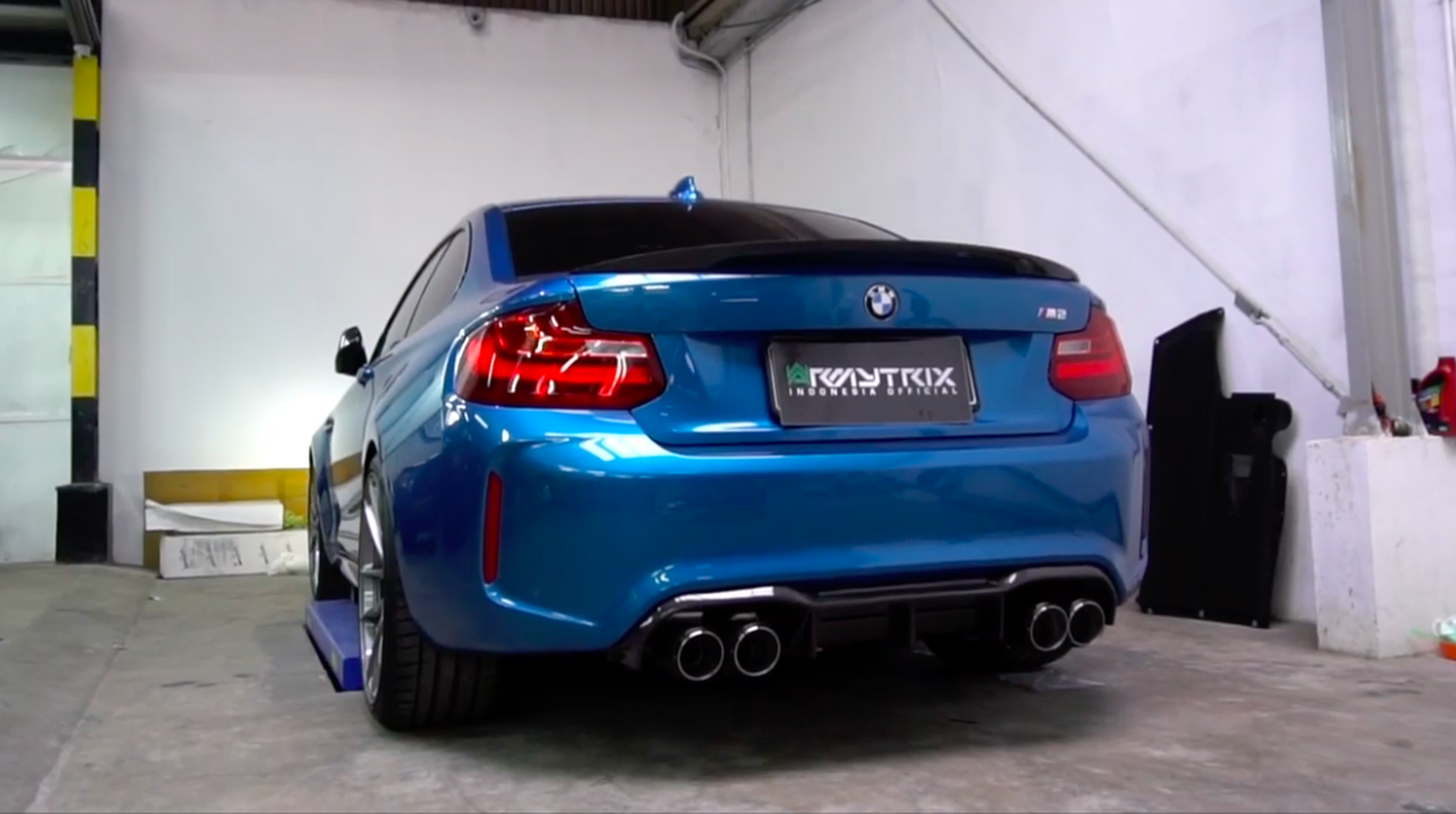 VÍDEO: Mira cómo ruge este BMW M2 con escapes modificados, ¡menuda sinfonía!