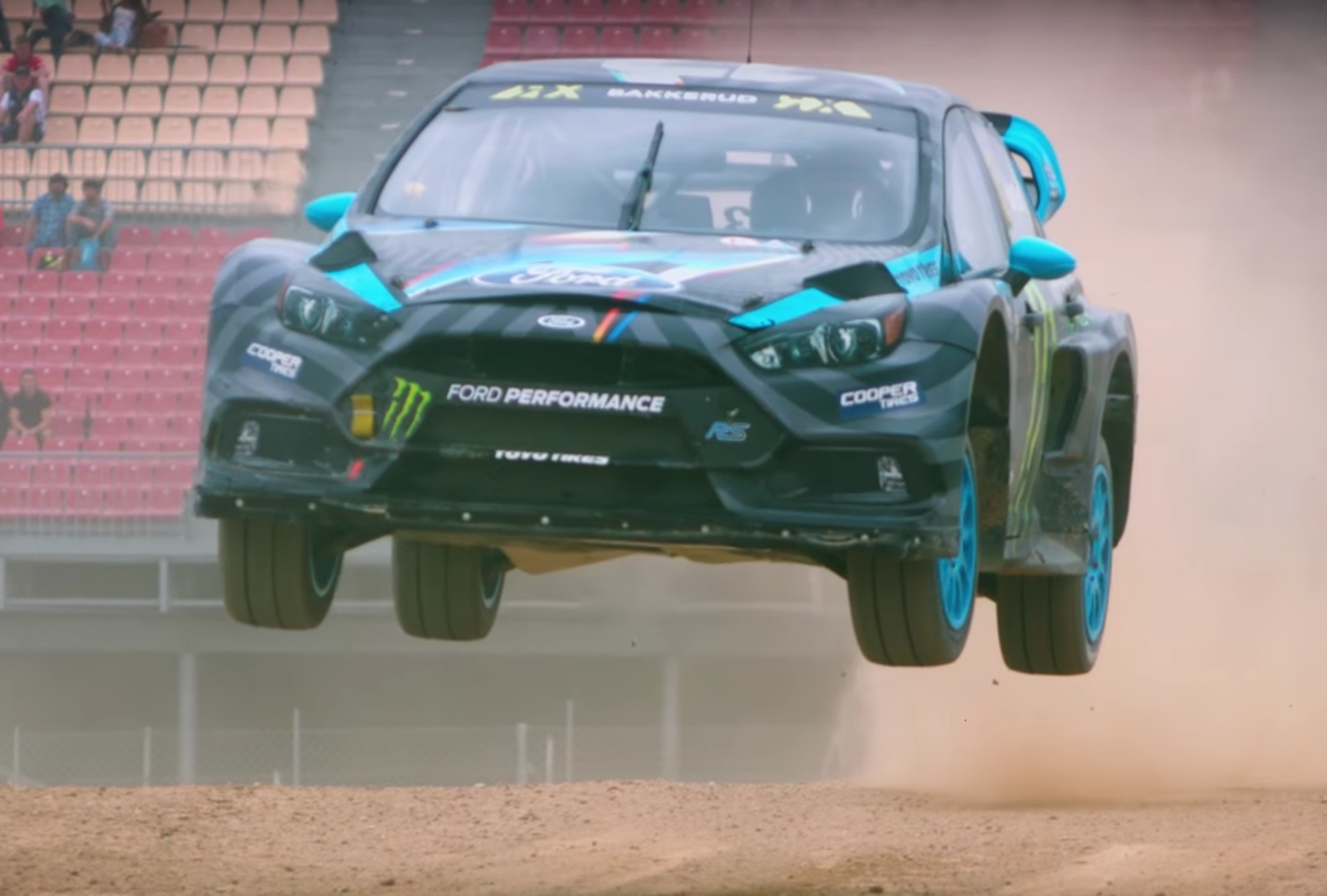 VÍDEO: Mira al Ford Focus RS RX dando saltos en Barcelona