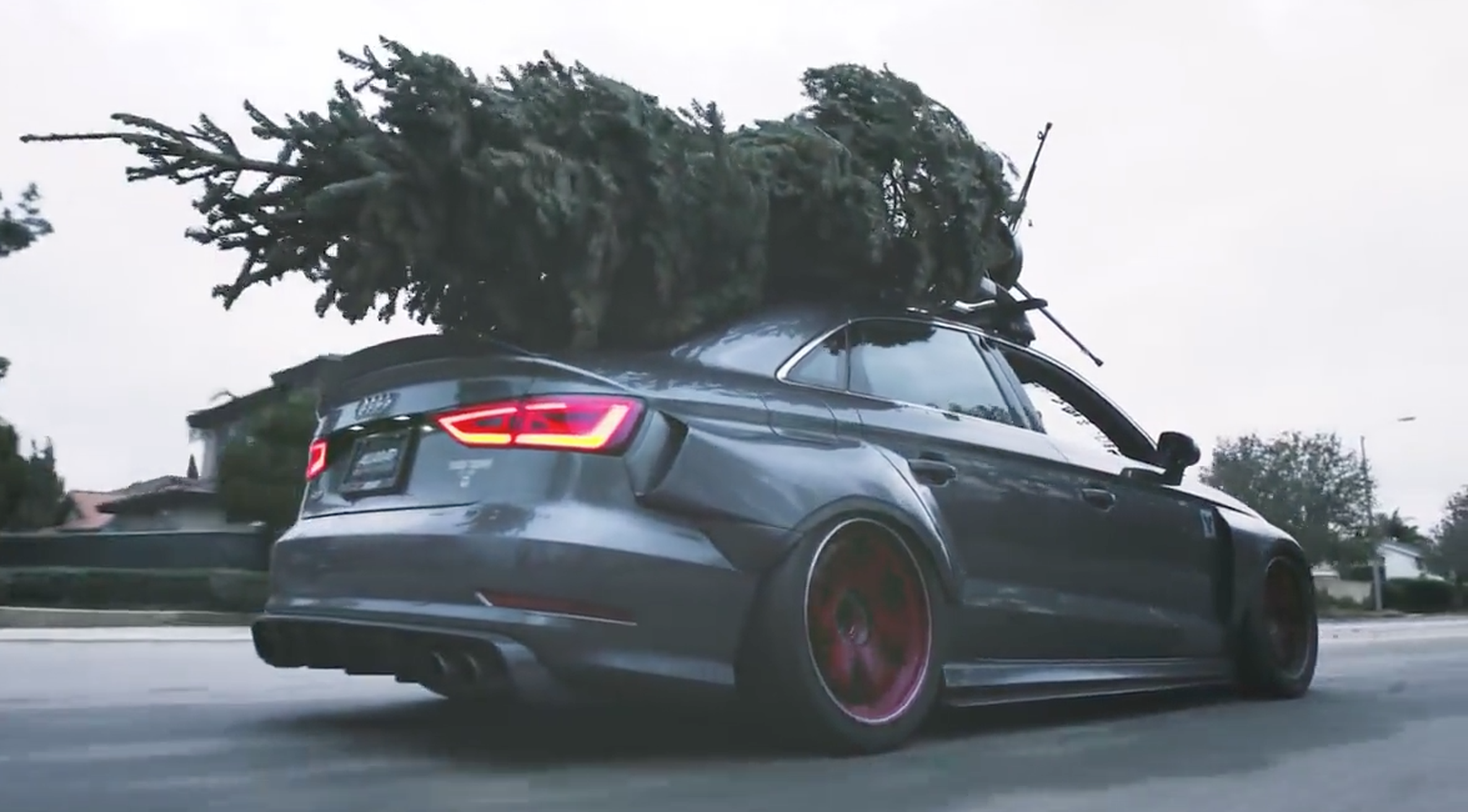 VÍDEO: ¡Navidad a lo grande con este Audi S3 radical!
