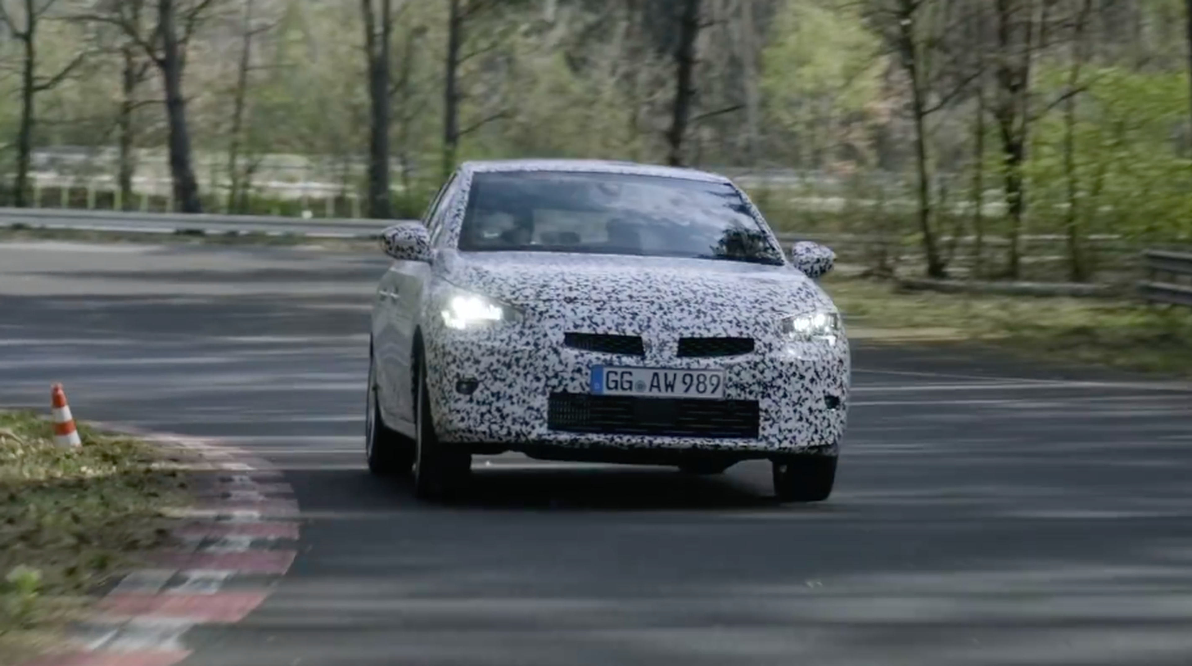 VÍDEO: Opel Corsa 2020, aquí le tienes rodando todavía camuflado