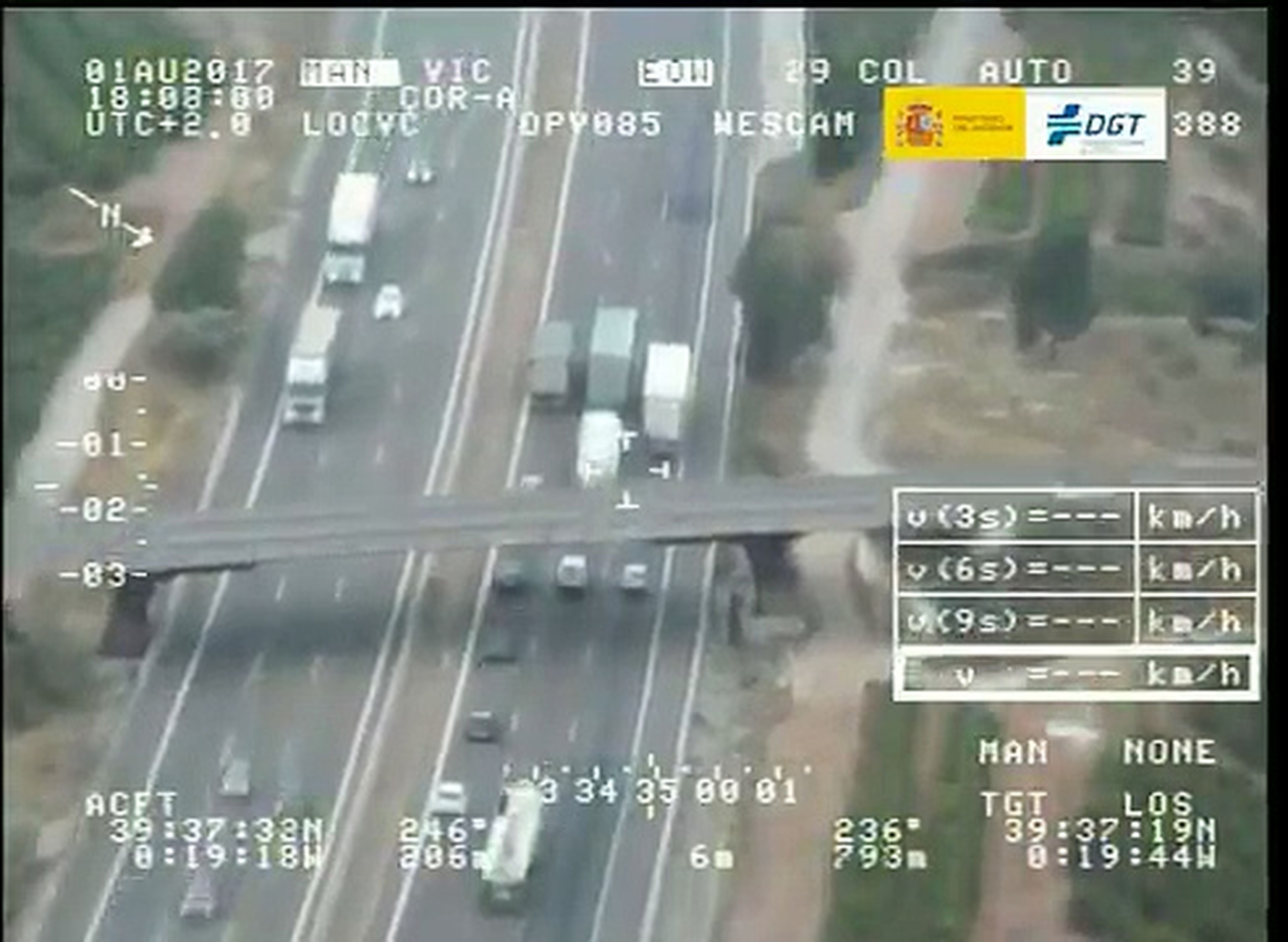 VÍDEO: Pegasus lo ve todo, 3 camiones adelantándose en paralelo