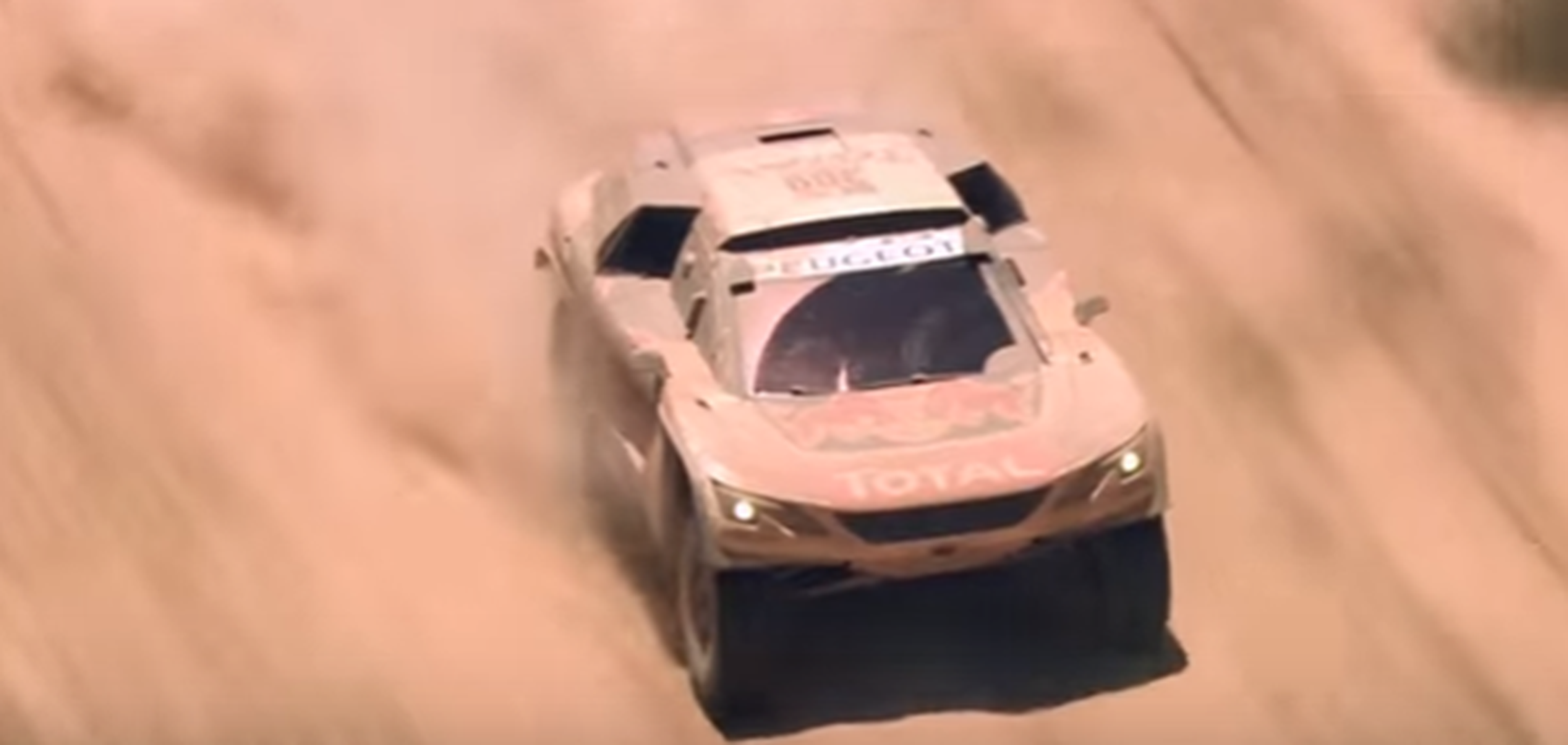 VÍDEO: Peugeot celebra su segunda victoria consecutiva en el Dakar