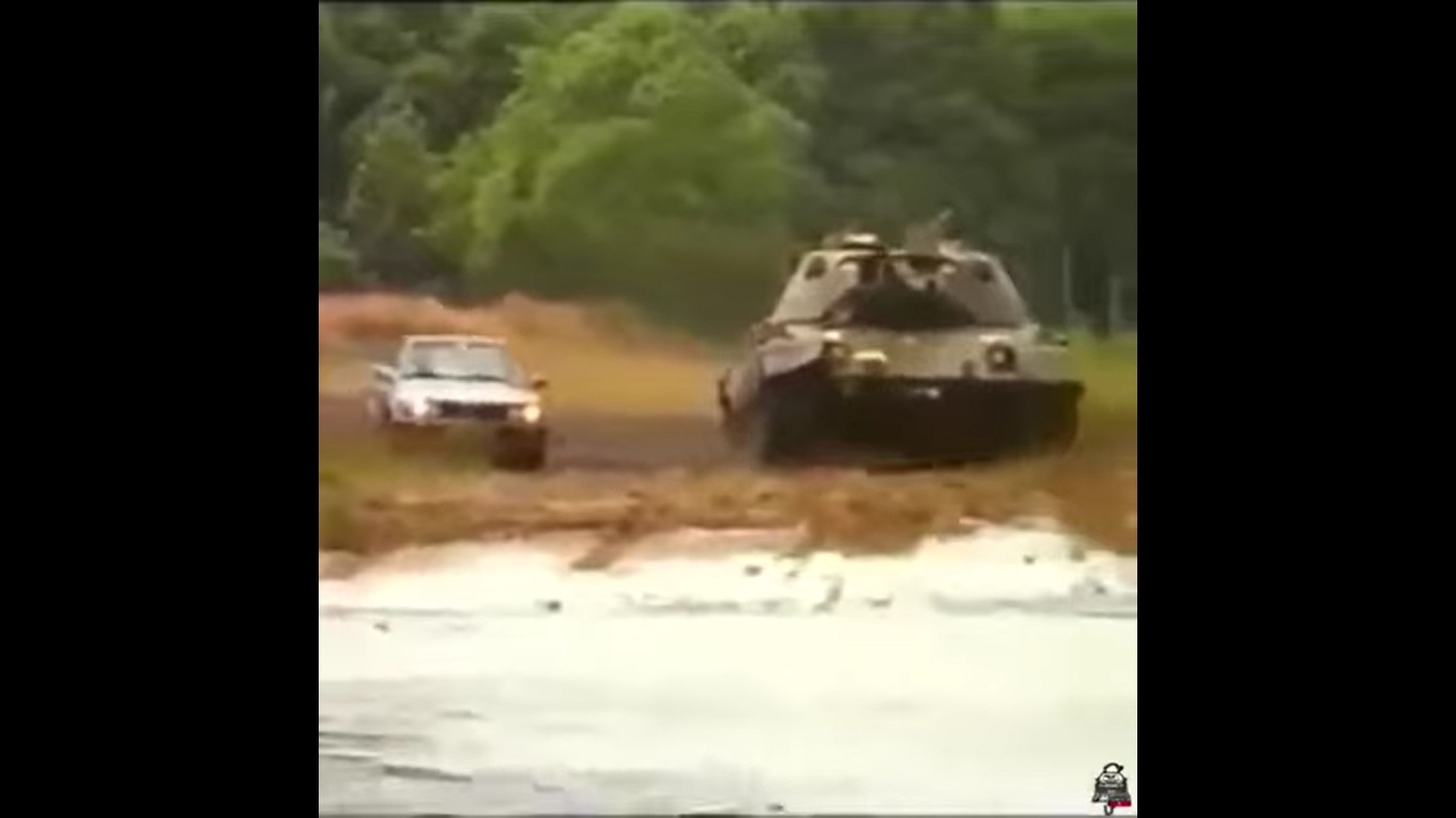 VÍDEO: el pique más loco, un BMW Serie 3 E30 contra ¡un tanque!