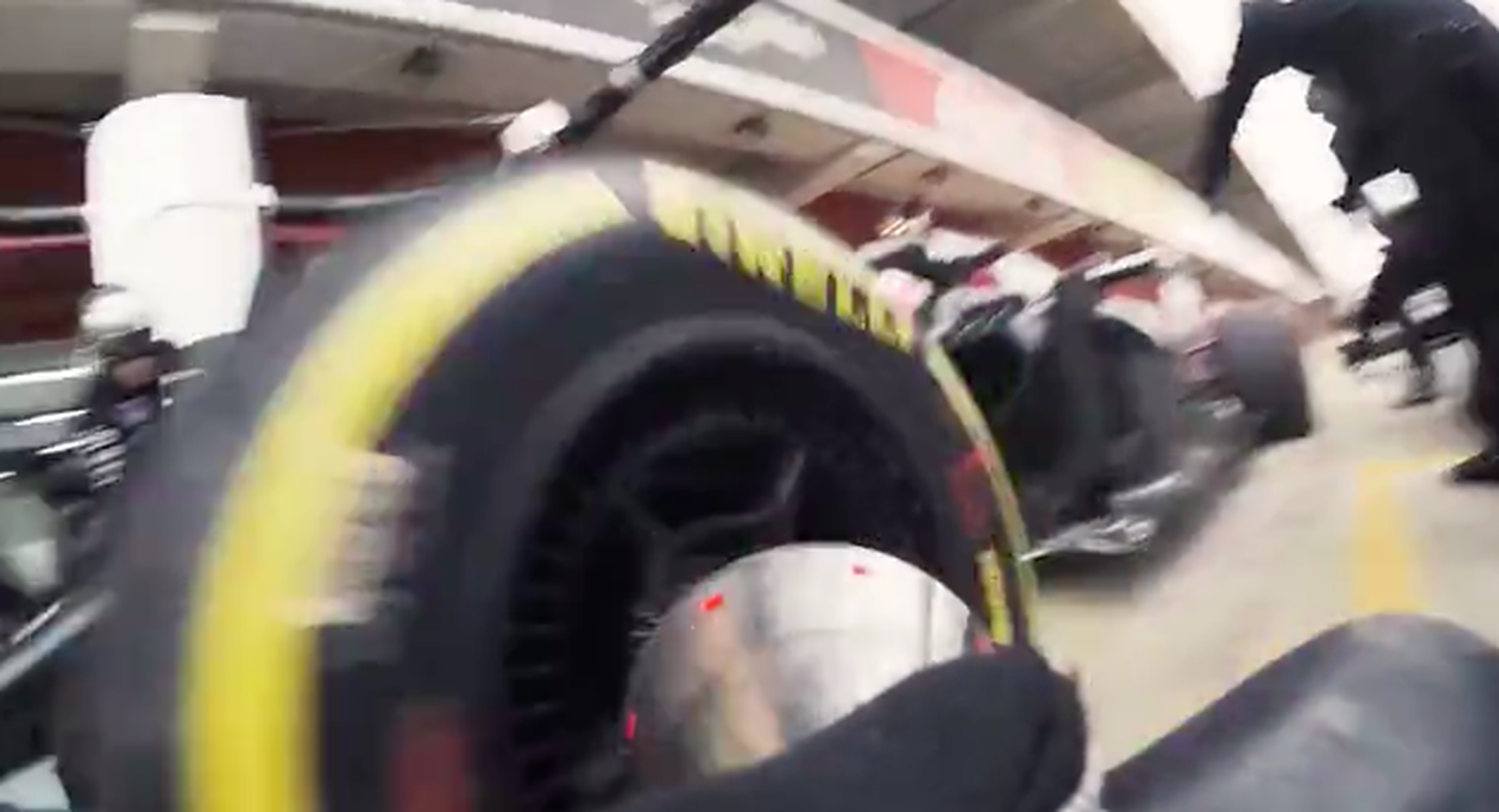 VÍDEO: Un pit-stop desde un punto de vista diferente en McLaren