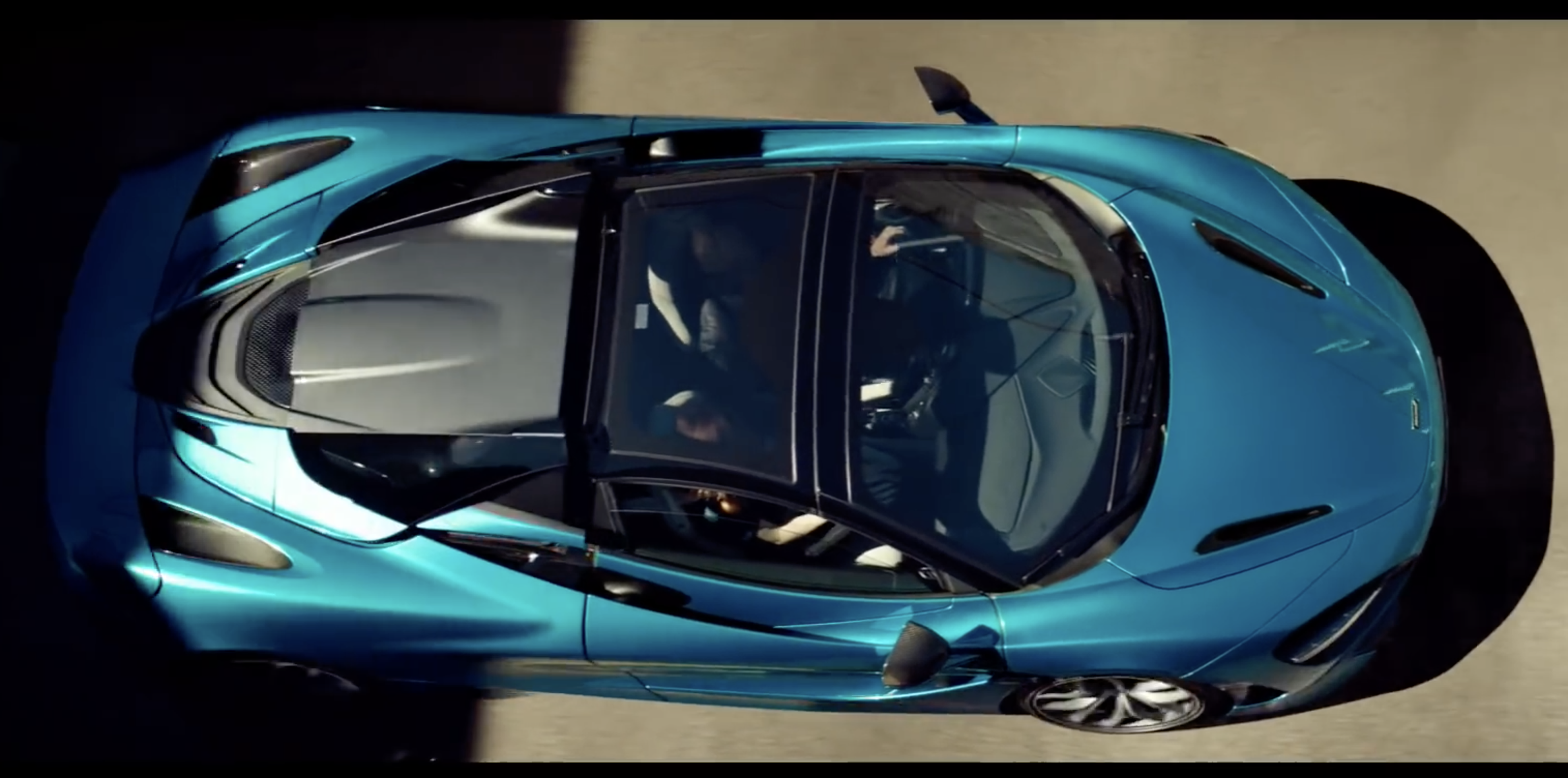 VÍDEO: Así se presenta el McLaren 720S Spider, potencia a cielo abierto