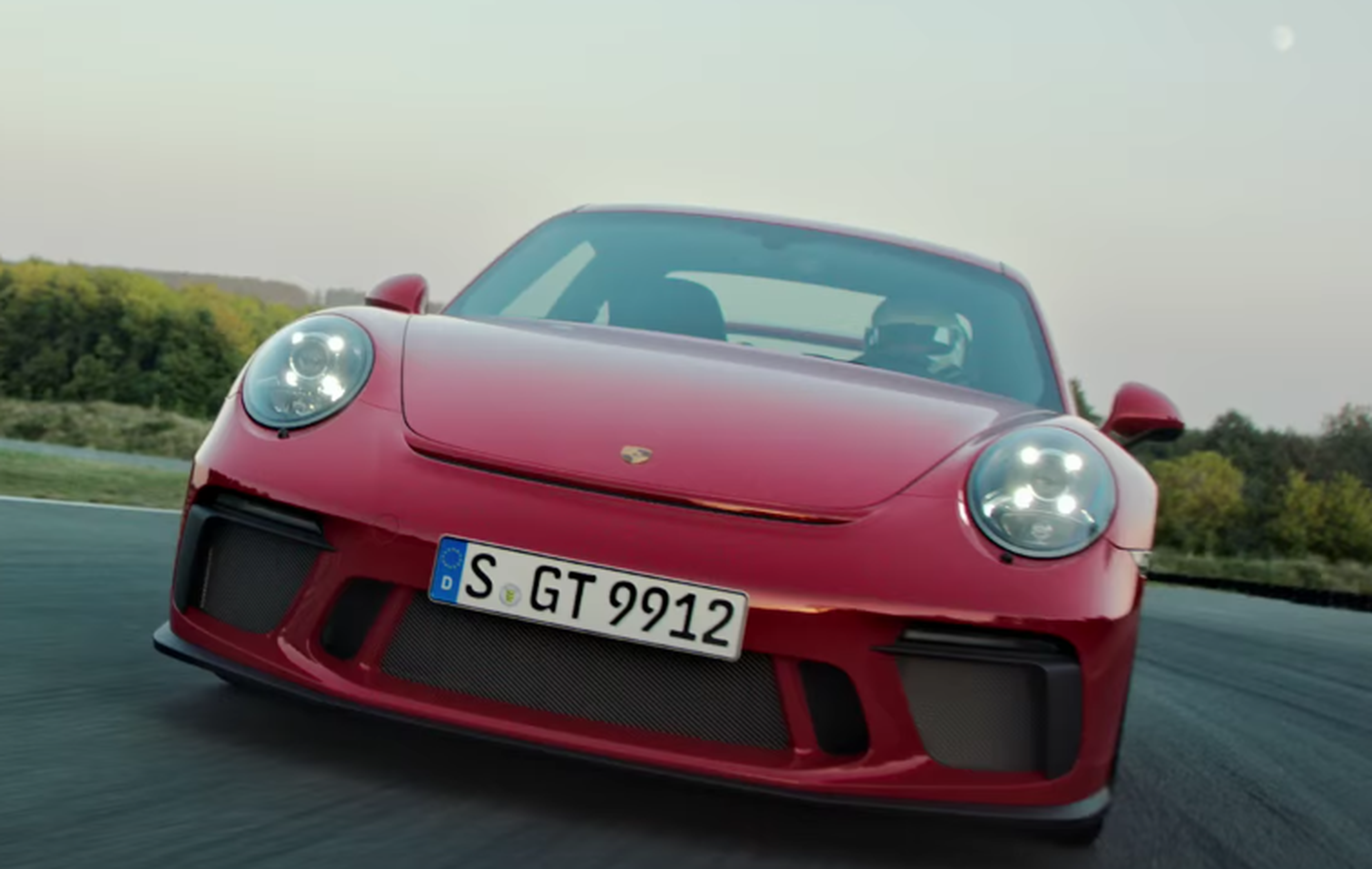 VÍDEO: ¿Pretzels y el nuevo Porsche 911 GT3? Sí, no estamos de coña