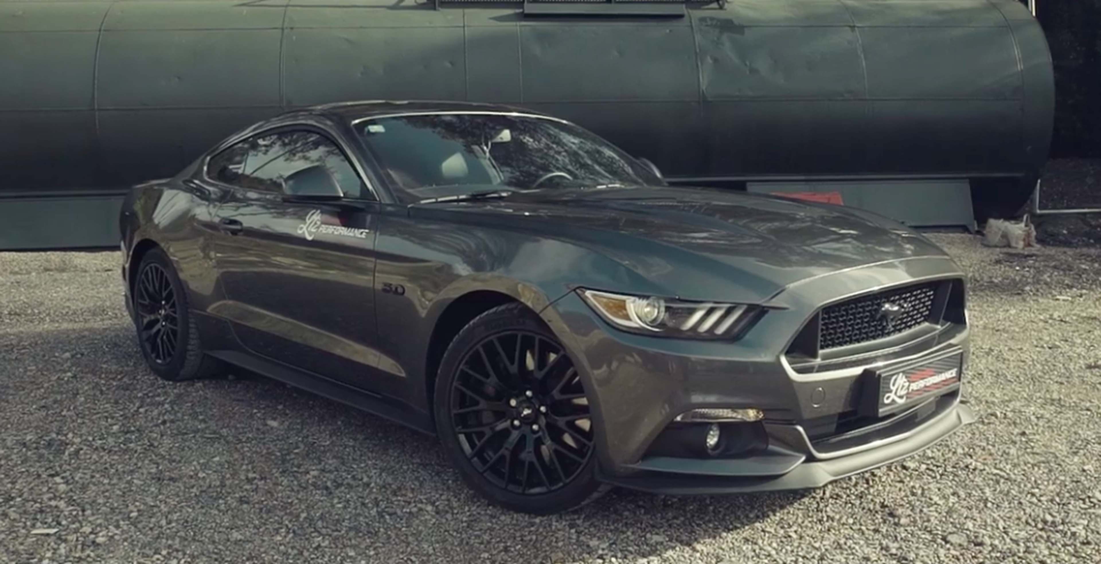 VÍDEO: ¿Se puede mejorar el sonido de un Ford Mustang GT? Ya os adelanto que sí