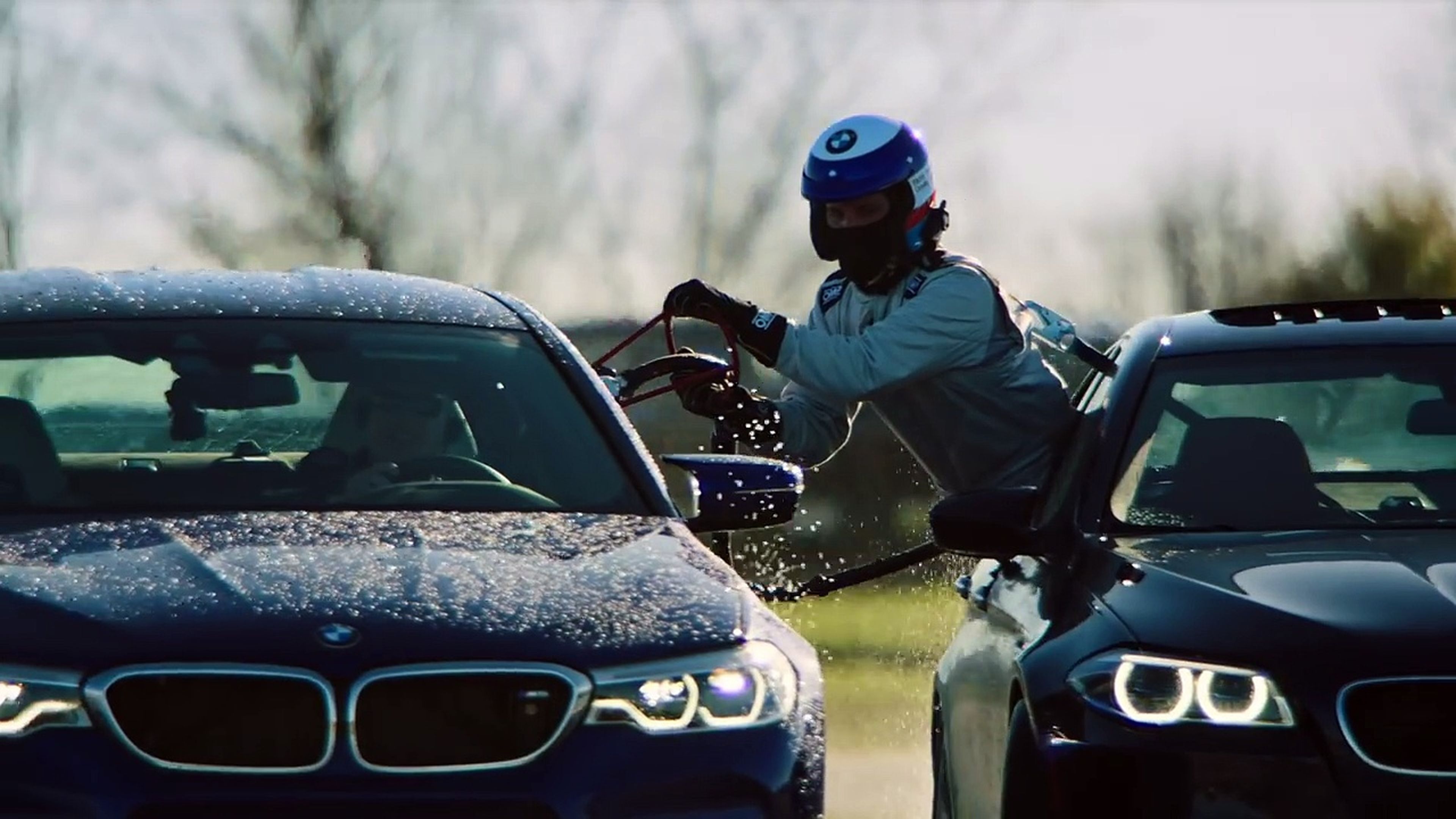 VÍDEO: ¿Se puede repostar en marcha mientras se drifta? BMW lo ha hecho