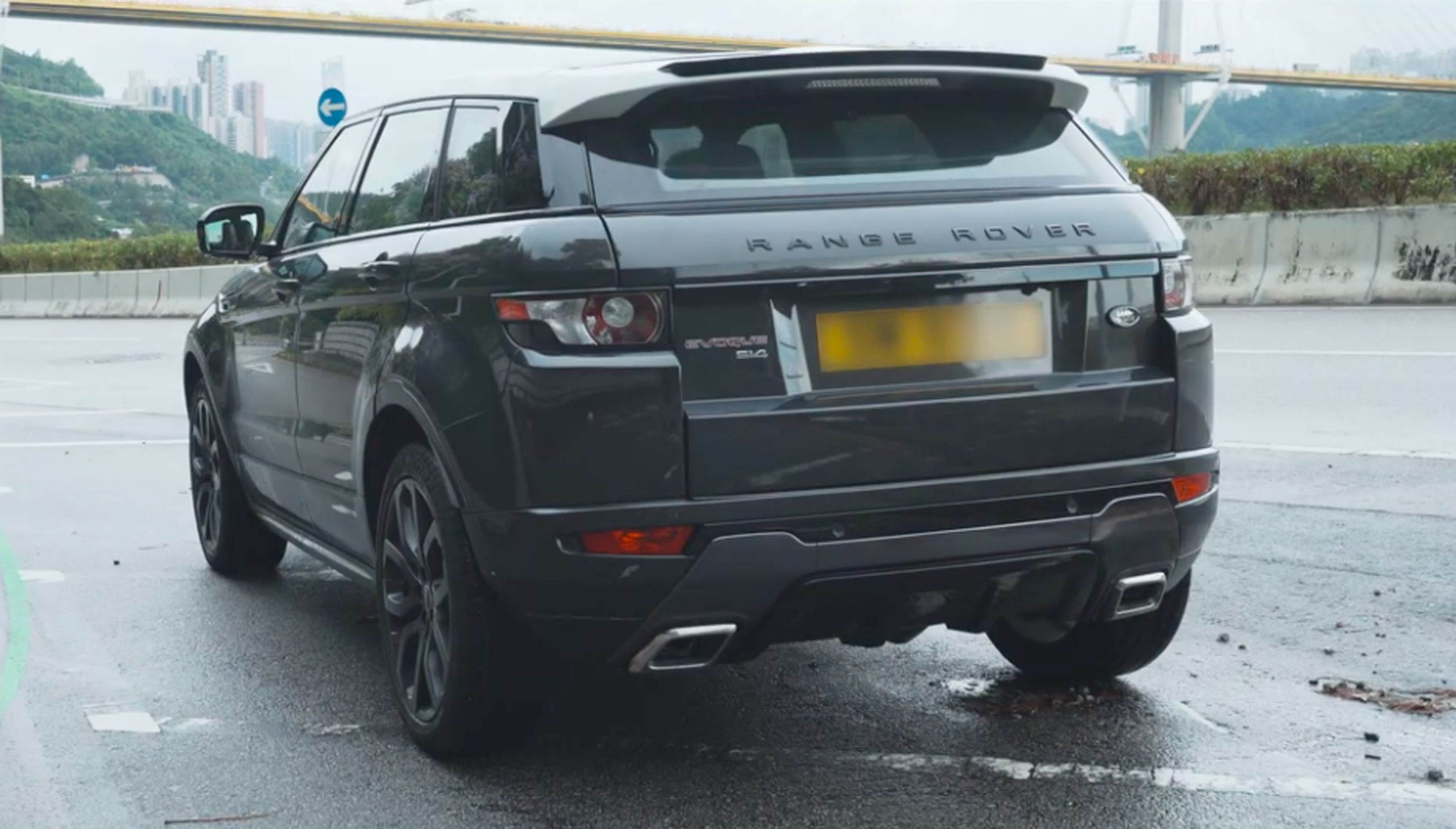 VÍDEO: Range Rover Evoque con escapes modificados, ¡sube el volumen!