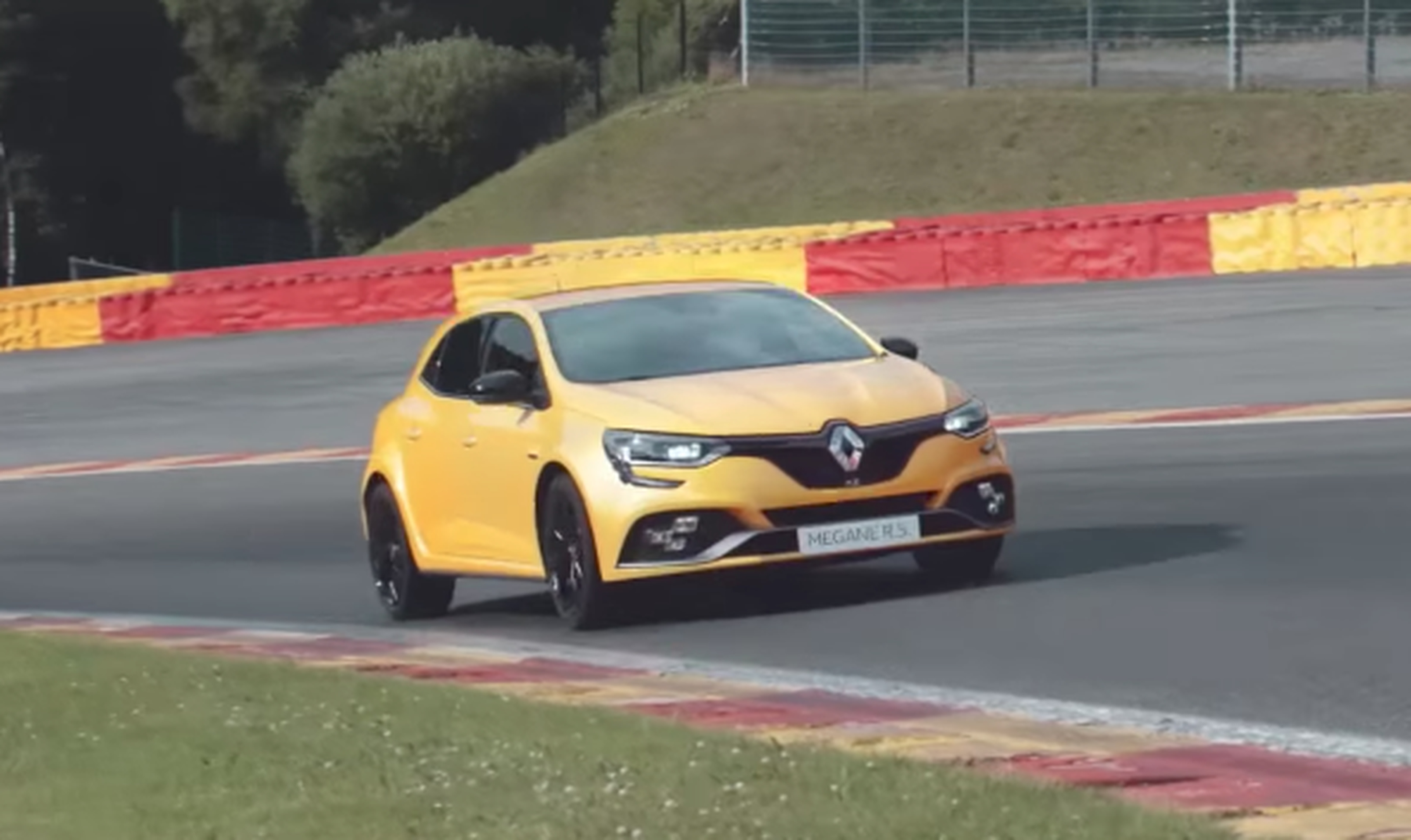 VÍDEO: ¡El Renault Mégane R.S, 2018 muerde así el asfalto!