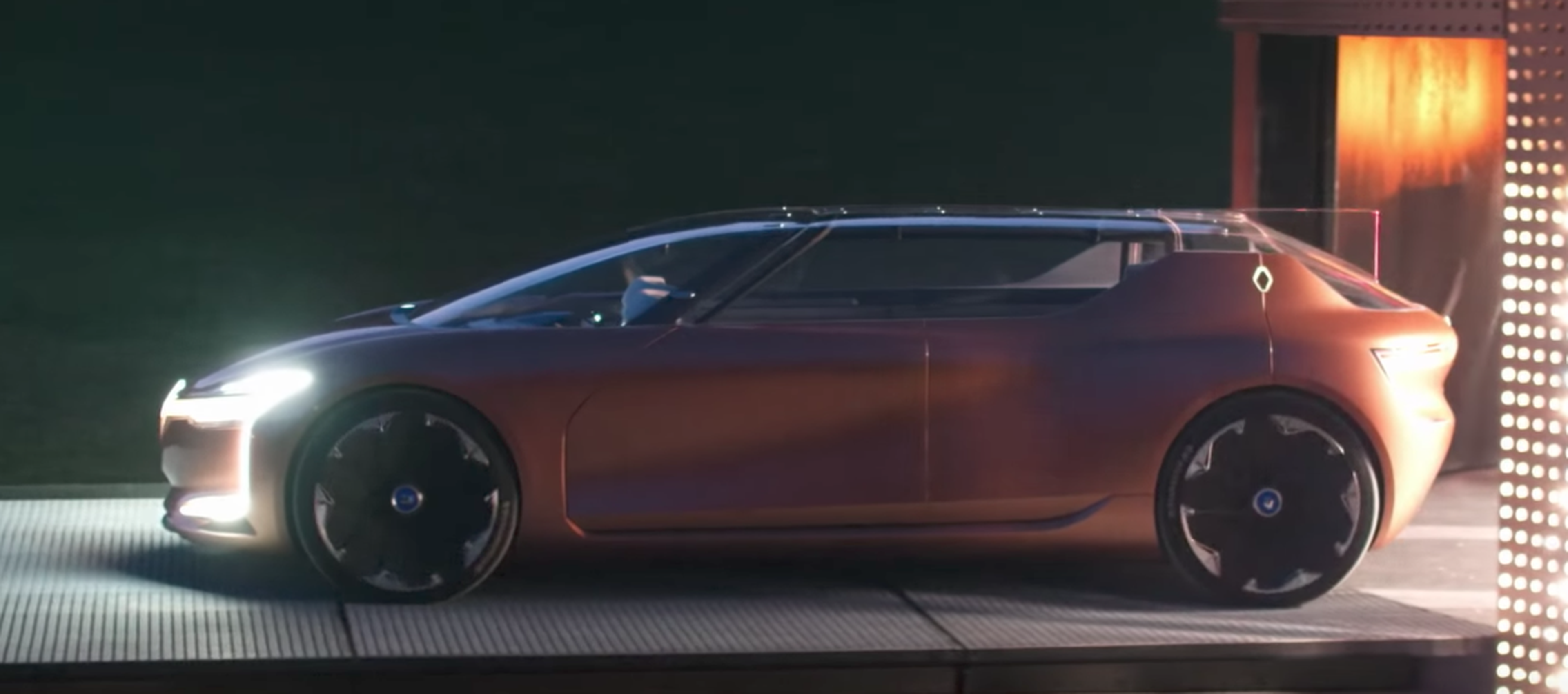 VÍDEO: El Renault Symbioz se echó a rodar. ¿Lo ves como coche de futuro?