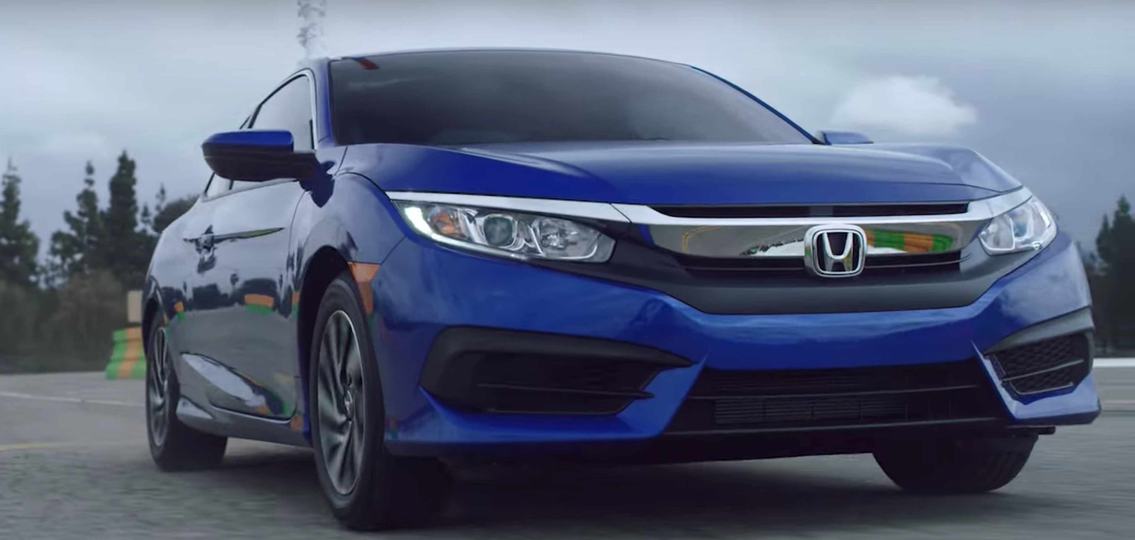 VÍDEO: El reto del Honda Civic Coupé: una gymkana hecha por fans