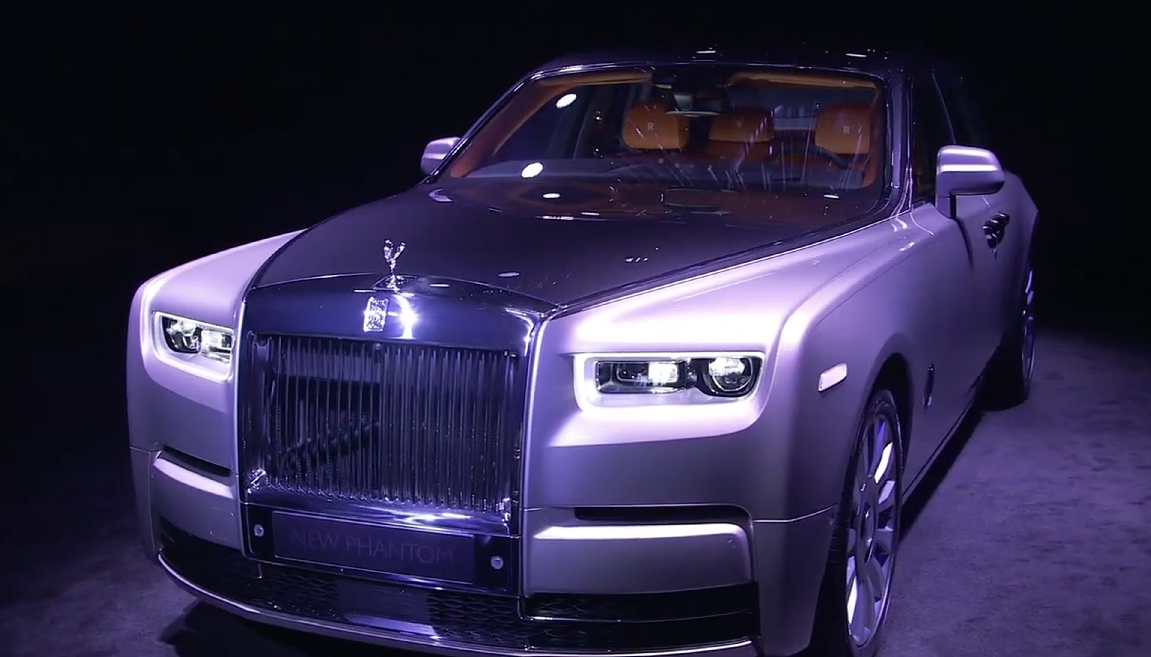 VÍDEO: Así revelaron el Rolls Royce Phantom, no podía ser de otra manera