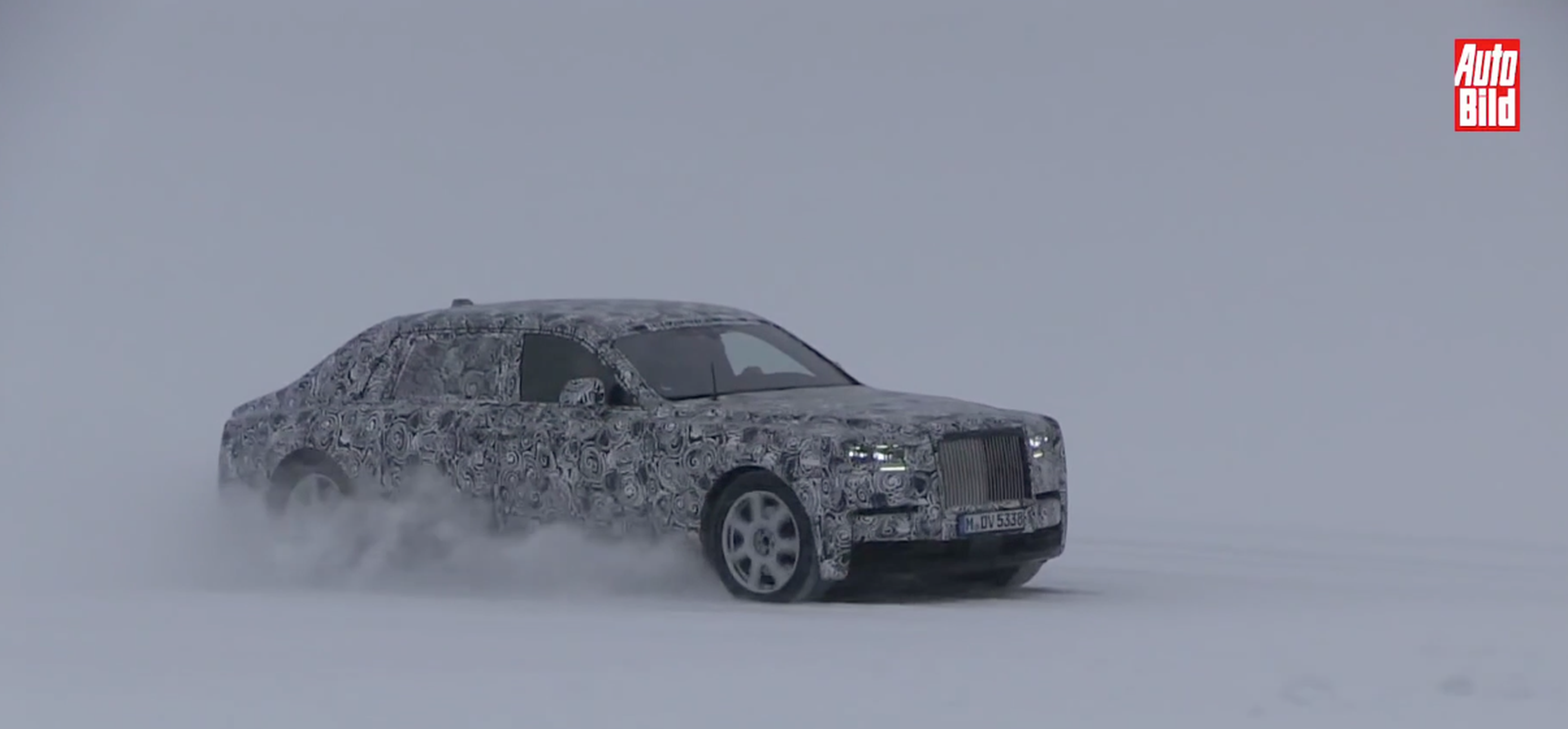 VÍDEO: Rolls-Royce Phantom 2018, ¡ya está en la rampa de salida!