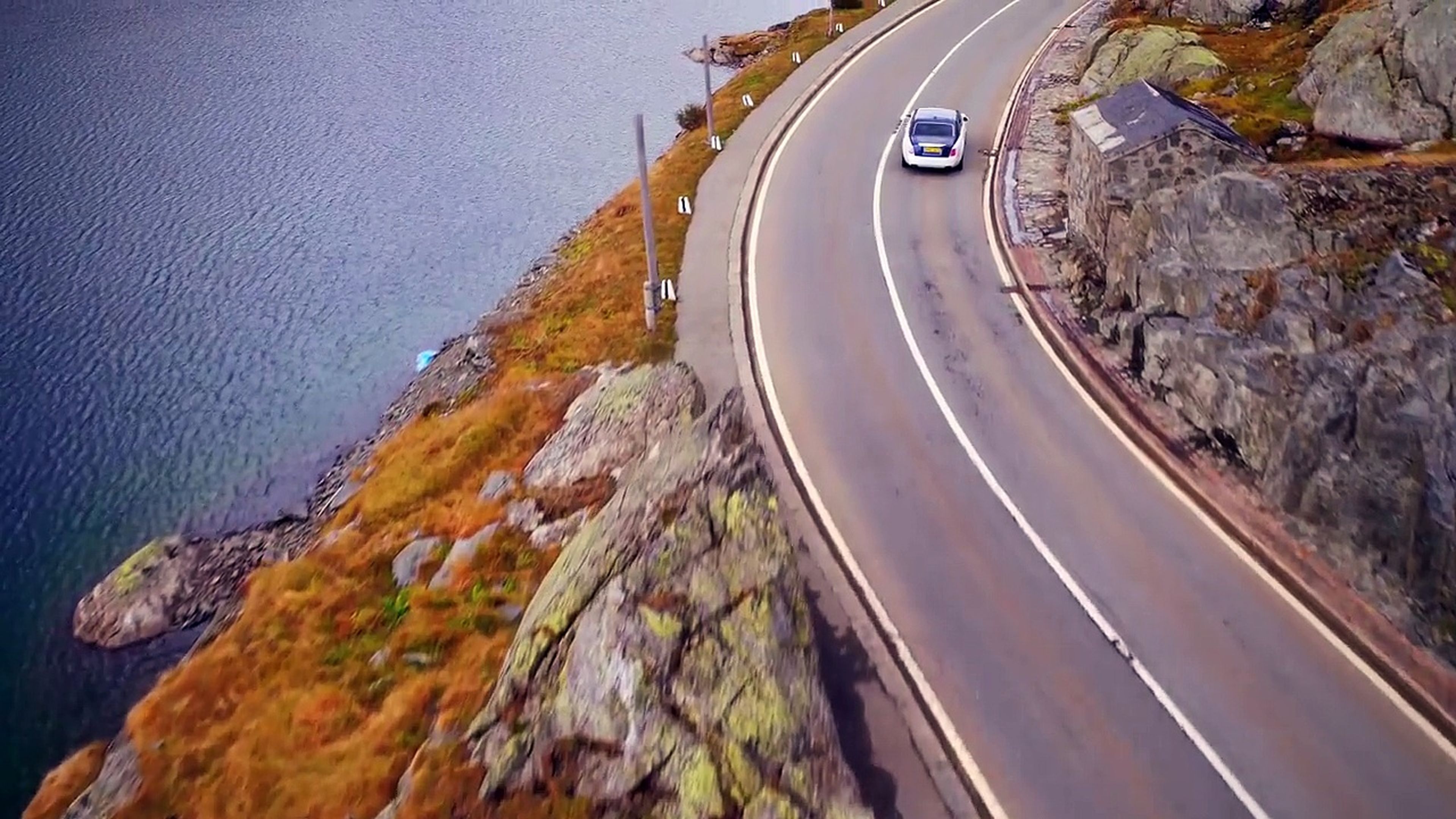 VÍDEO: Un Rolls Royce Phantom se ha escapado en Suiza