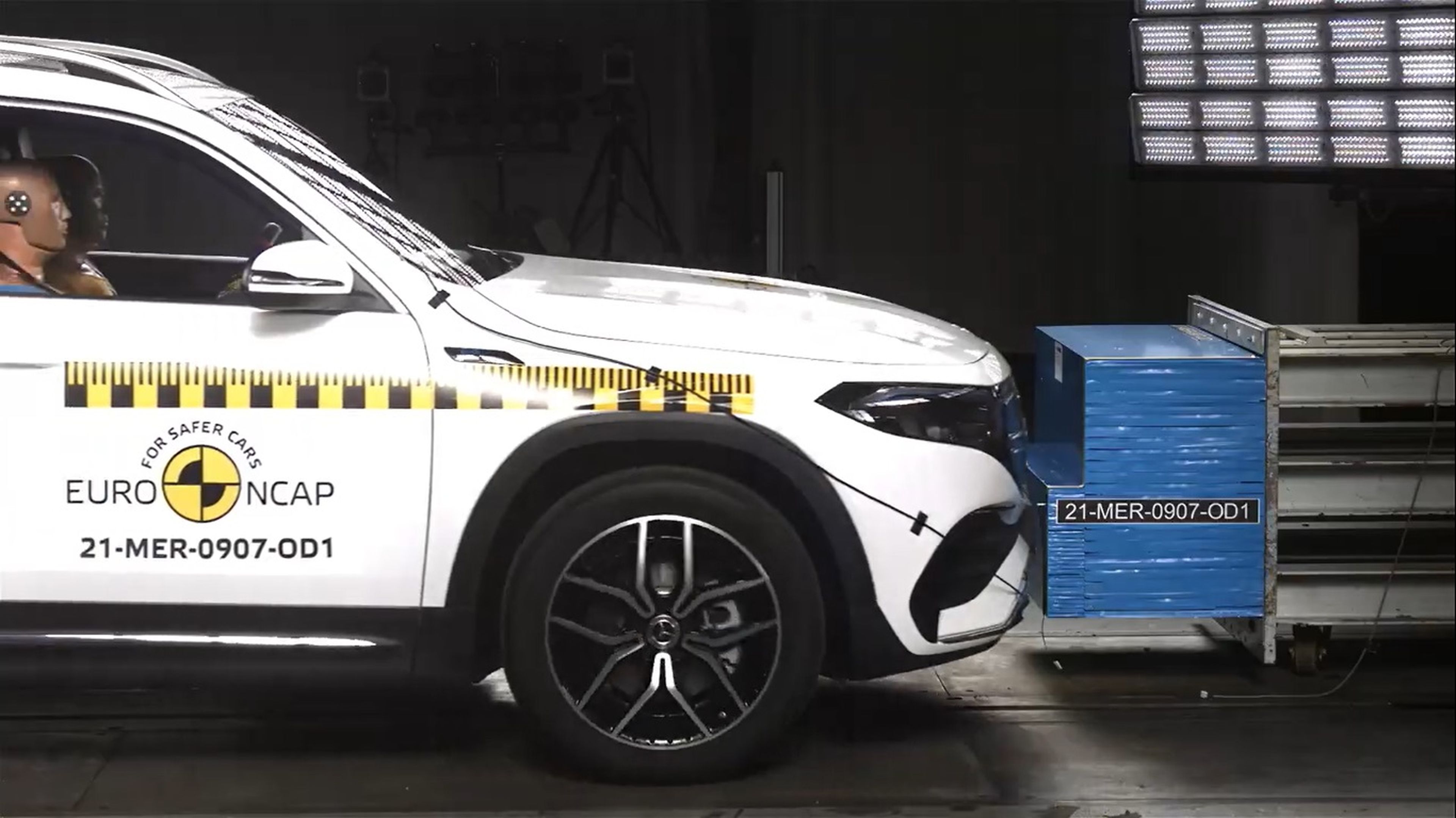 VÍDEO: ¿Es seguro el Mercedes EQB?