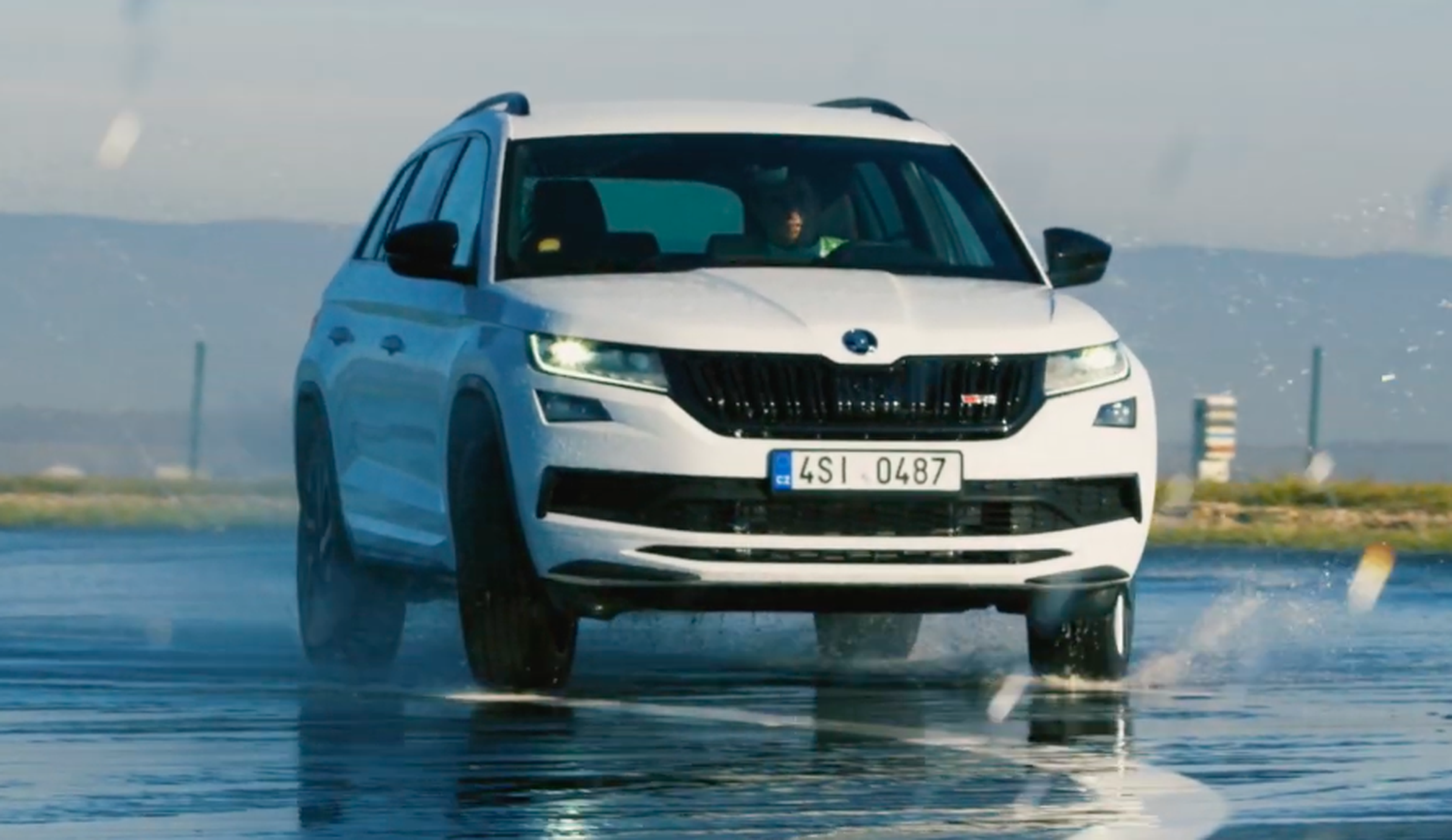 VÍDEO: Skoda Kodiaq RS, ¿te atreverías a hacer esto con tu nuevo SUV?