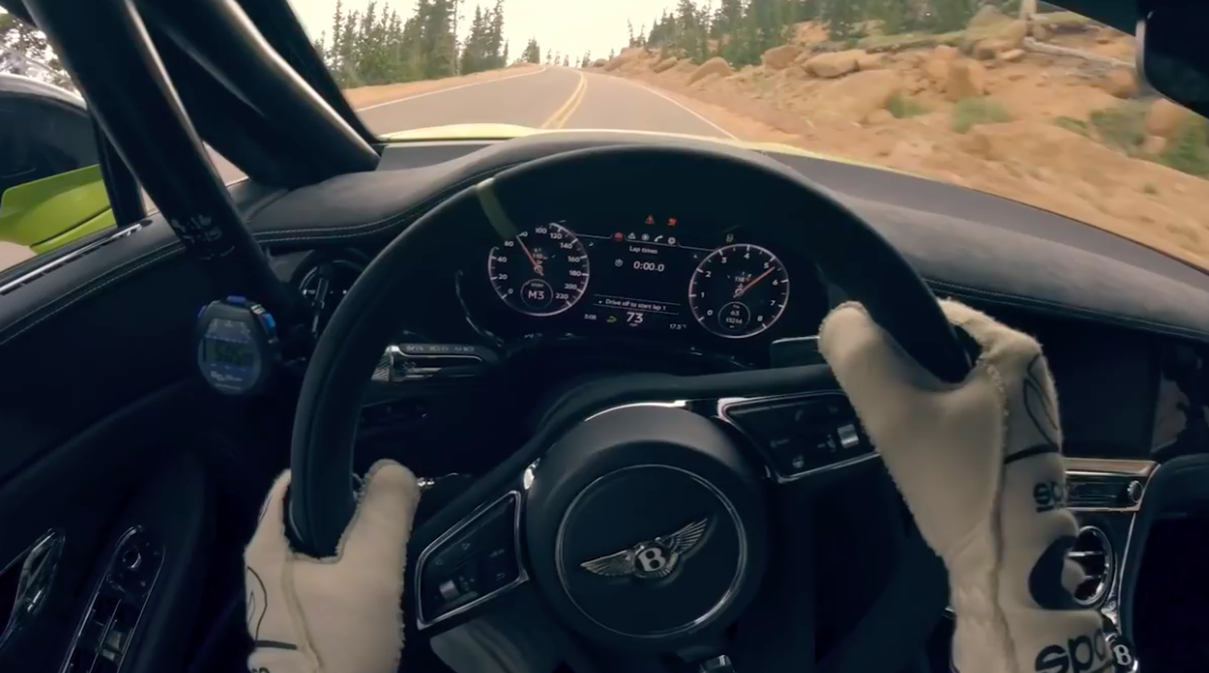 VÍDEO: La subida a Pikes Peak en un Bentley Continental GT desde los ojos del piloto ¡Brutal!