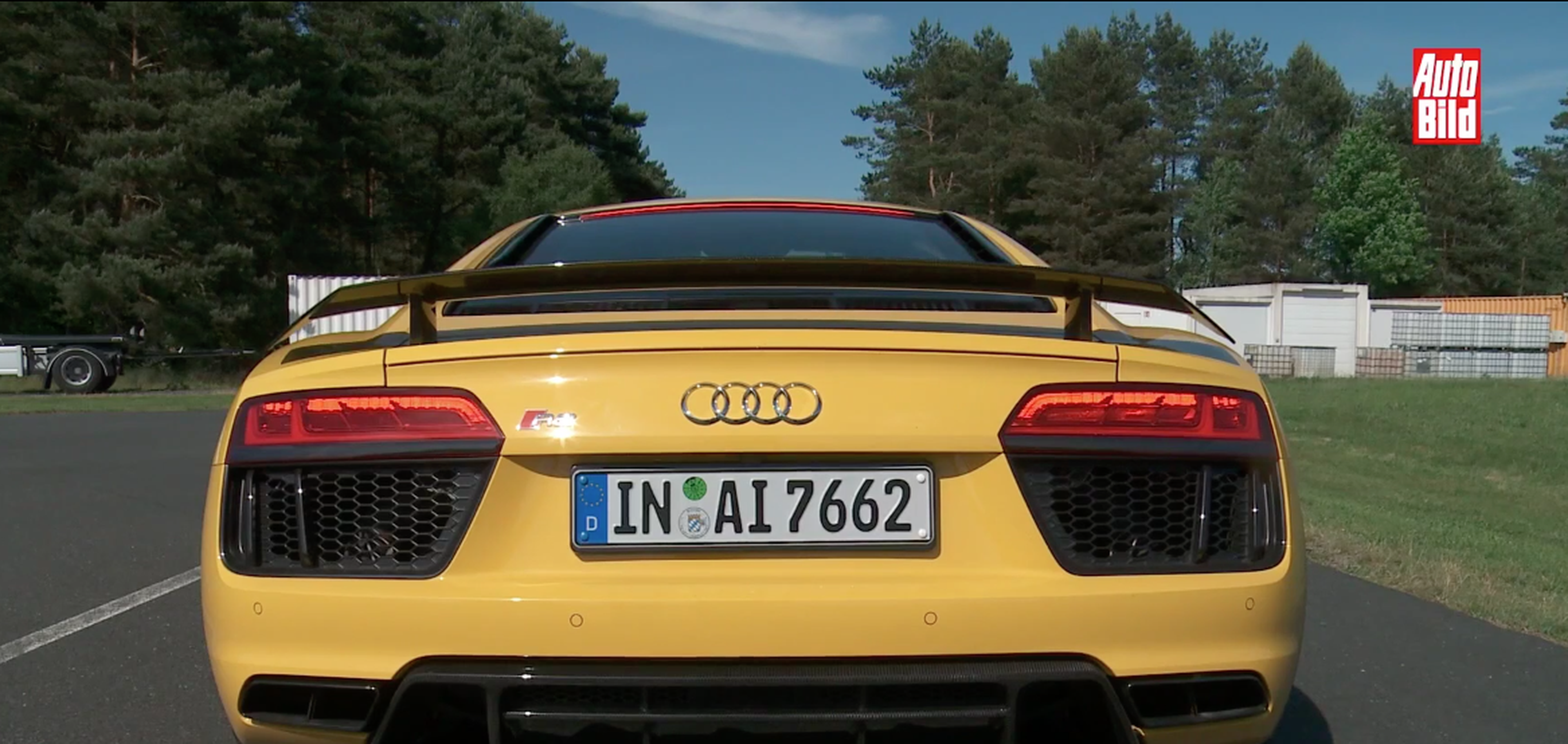 VÍDEO: Así suena y acelera un Audi R8 V10 de 612 CV