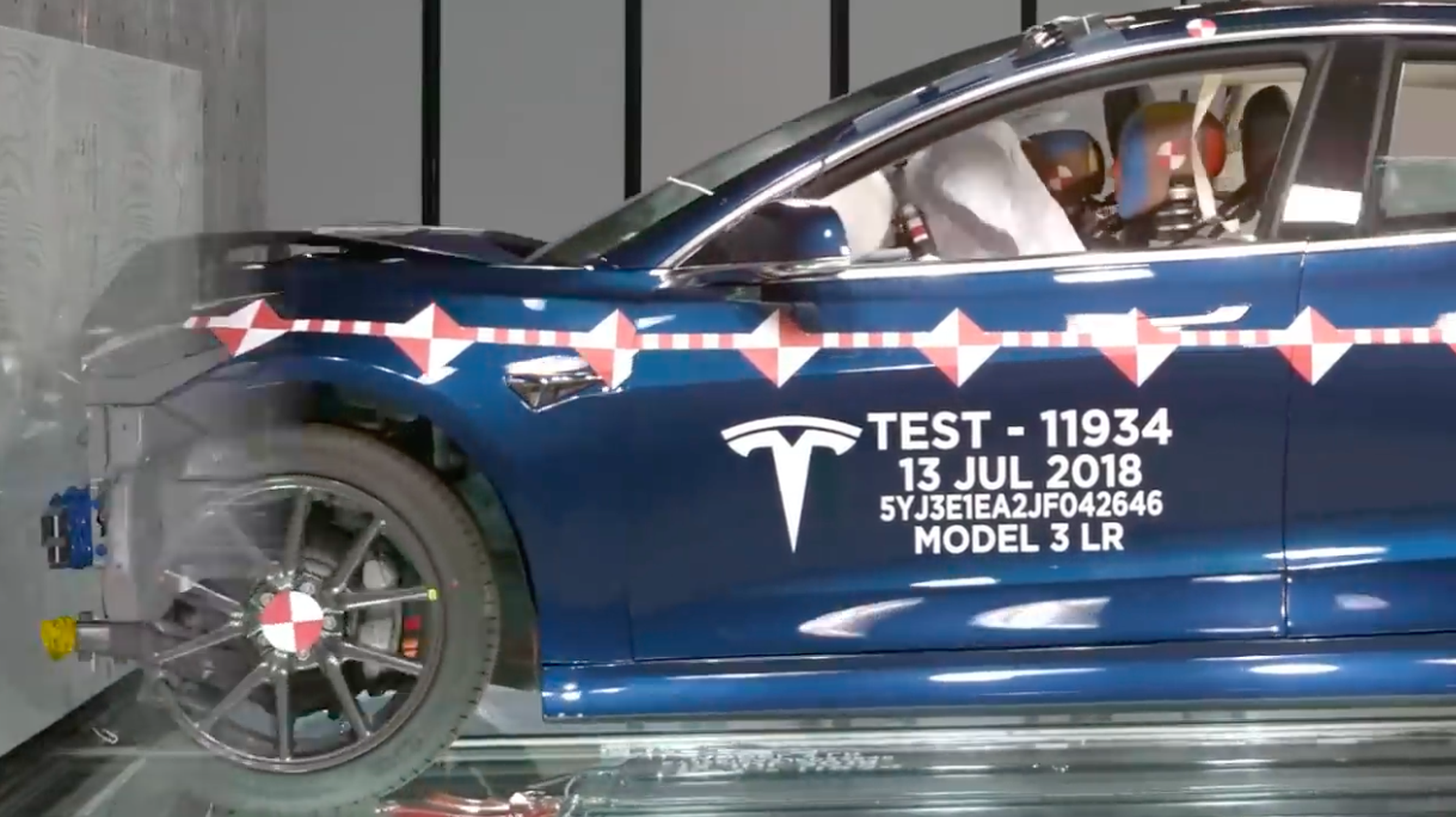 VÍDEO: Tesla Model 3, un prodigio en seguridad