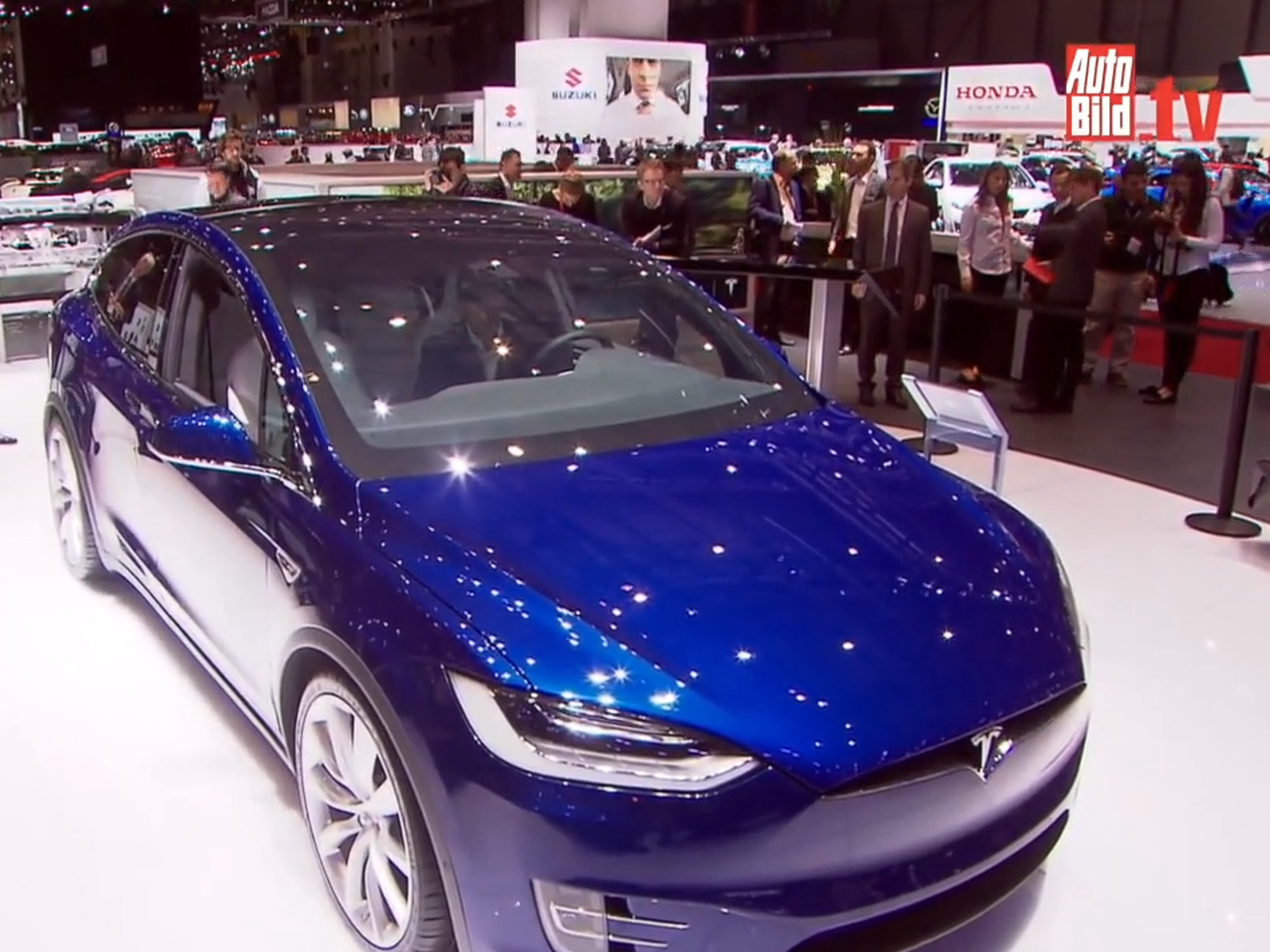 VÍDEO: Tesla Model X, ¿es el SUV más rápido del mundo?
