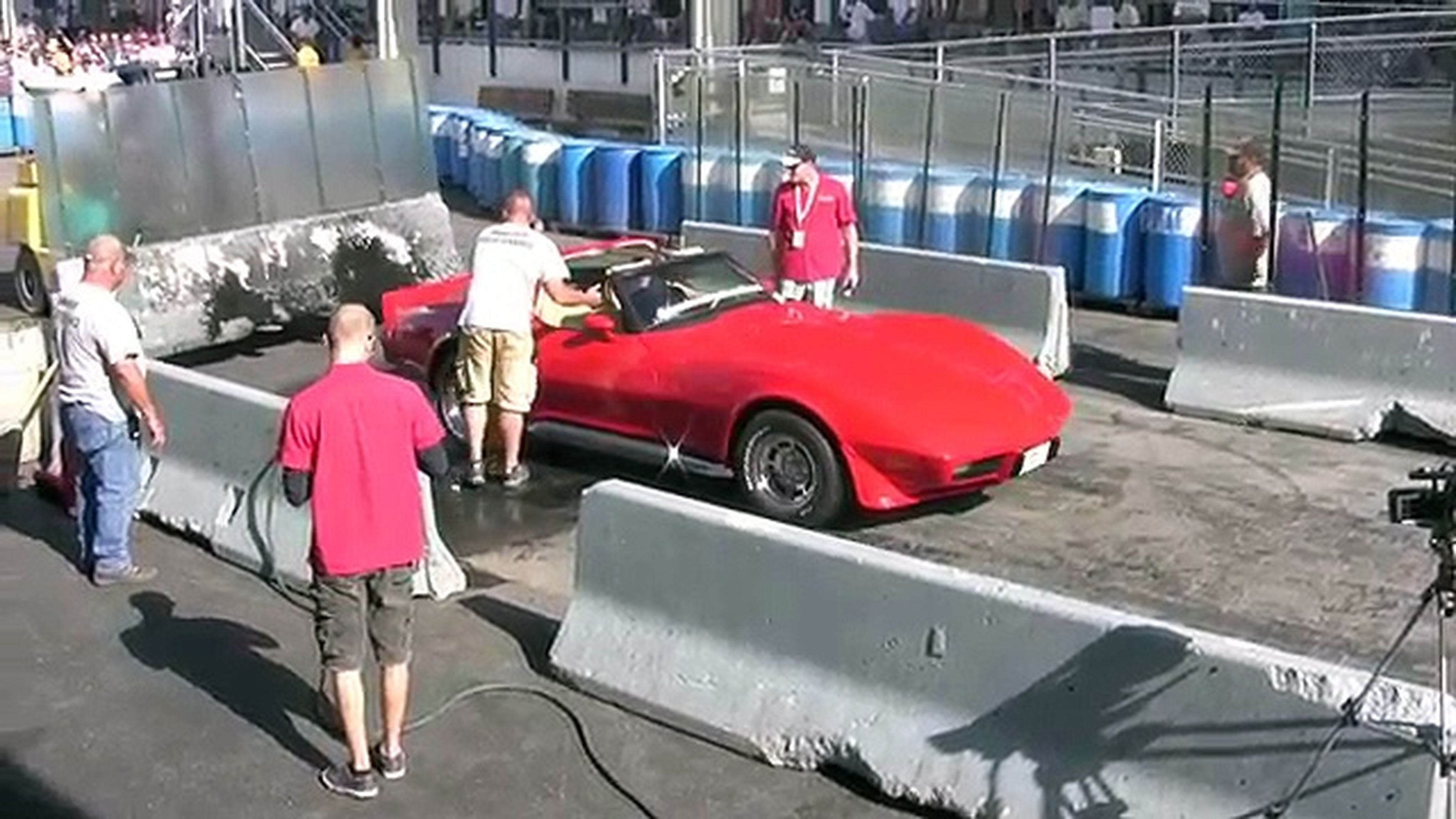 VÍDEO: Varios Corvette haciendo burnouts, ¡humo a tope!