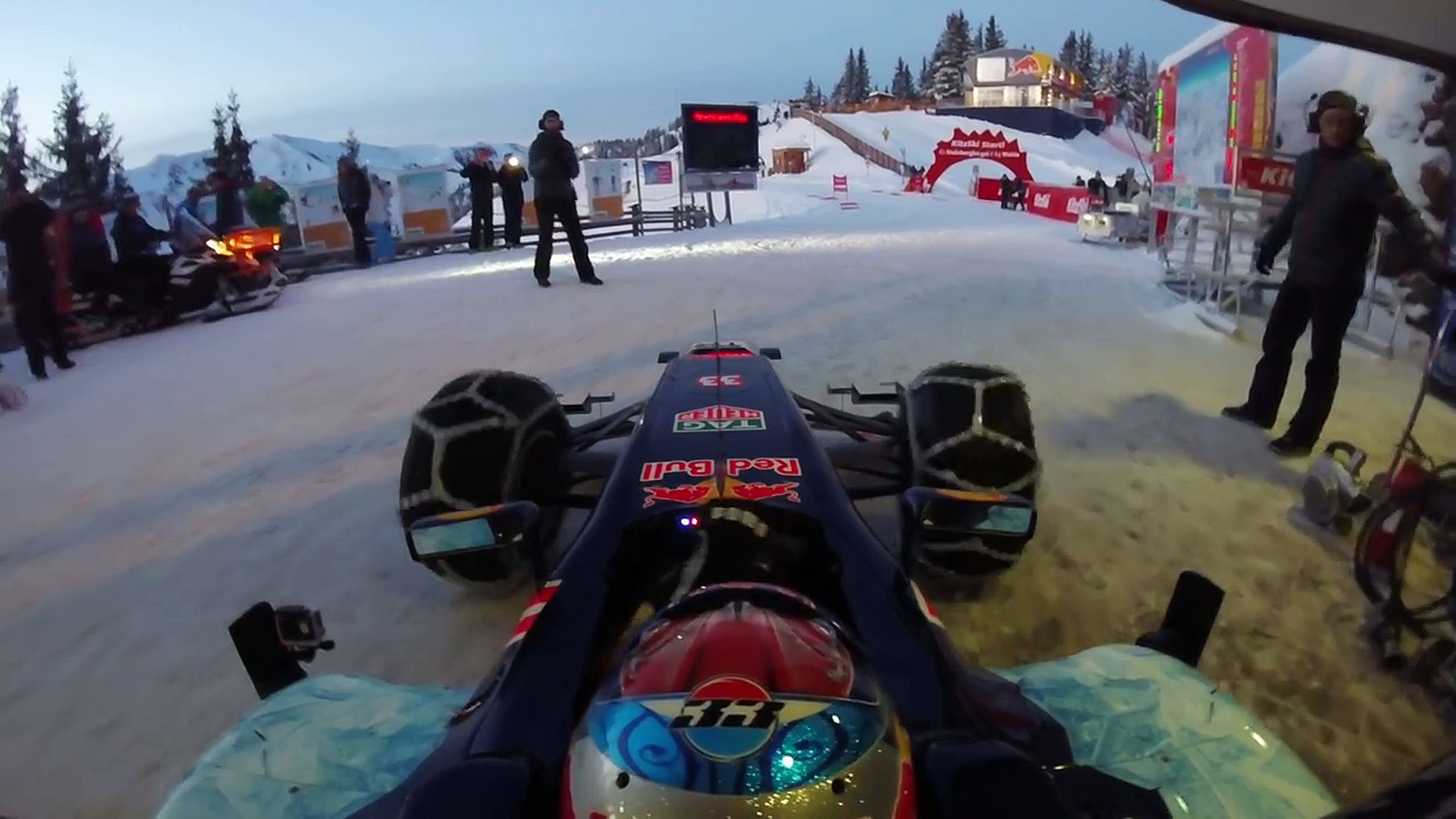 VÍDEO: Verstappen se vuelve loco con un F1 en nieve, ¡mira!