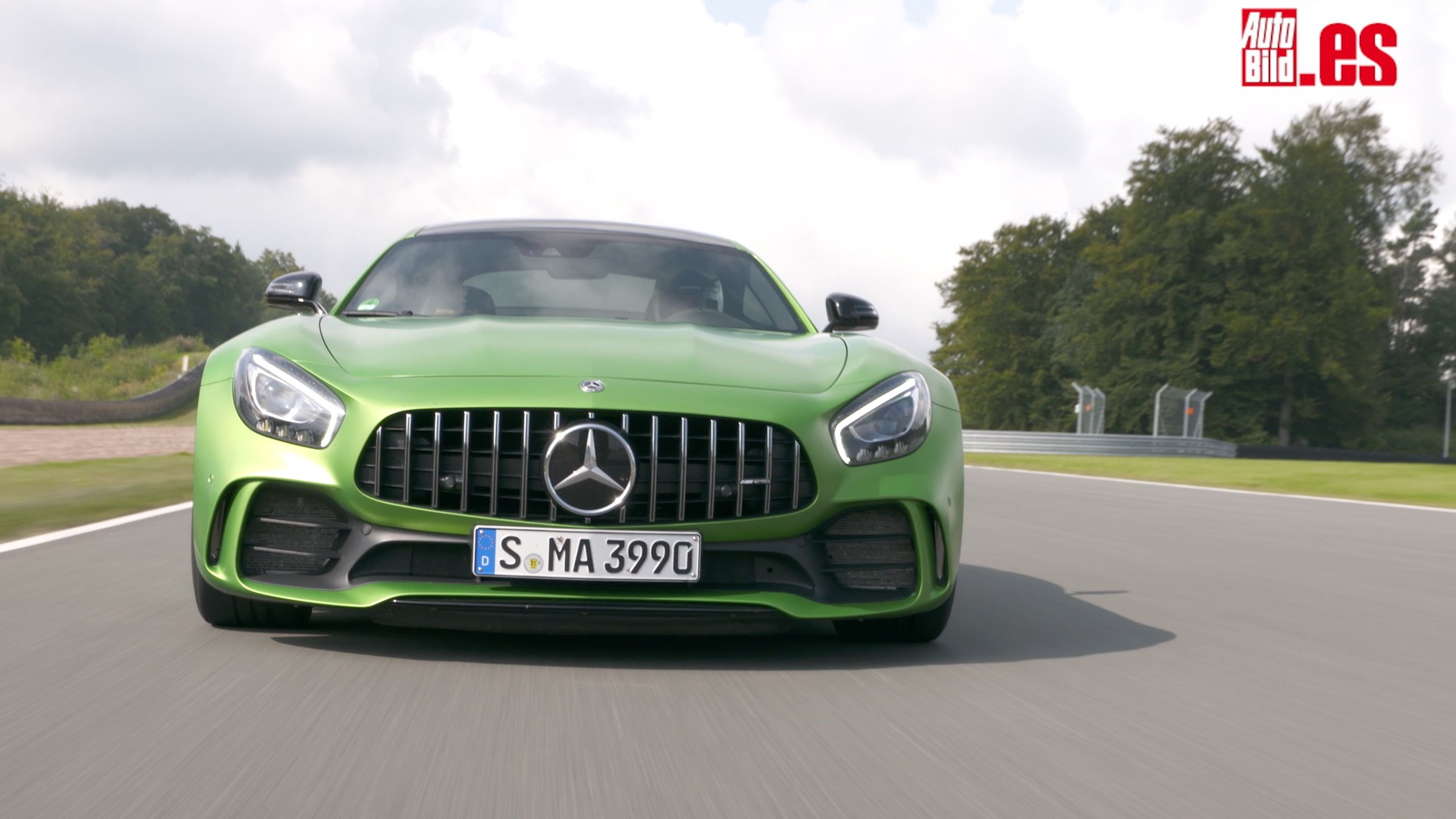 VíDEO: Al volante del Mercedes-AMG GT R en el circuito Bilster Berg