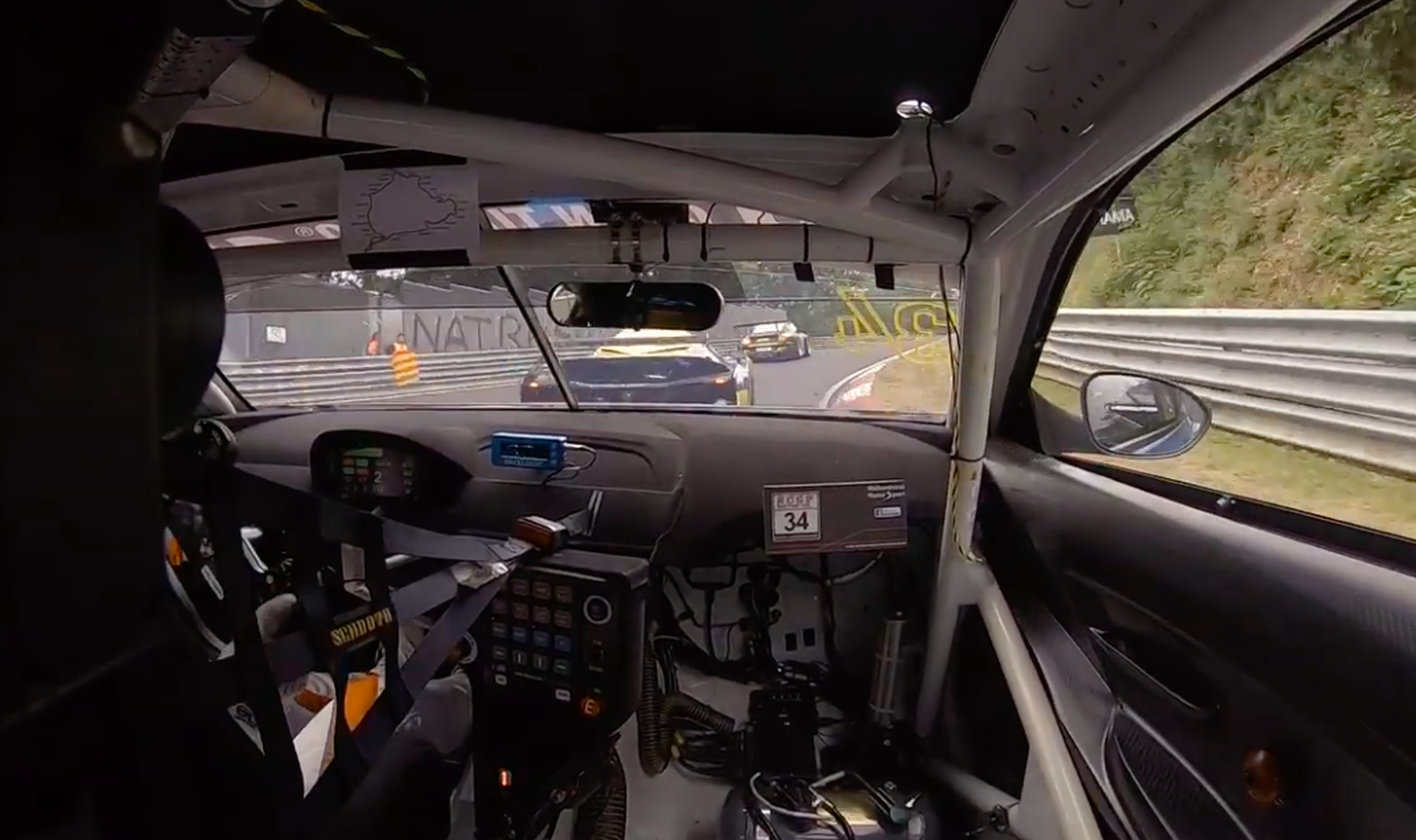 VÍDEO: Vuelta onboard en un BMW M6 GT3 por Nürburgring, ¡brutal!