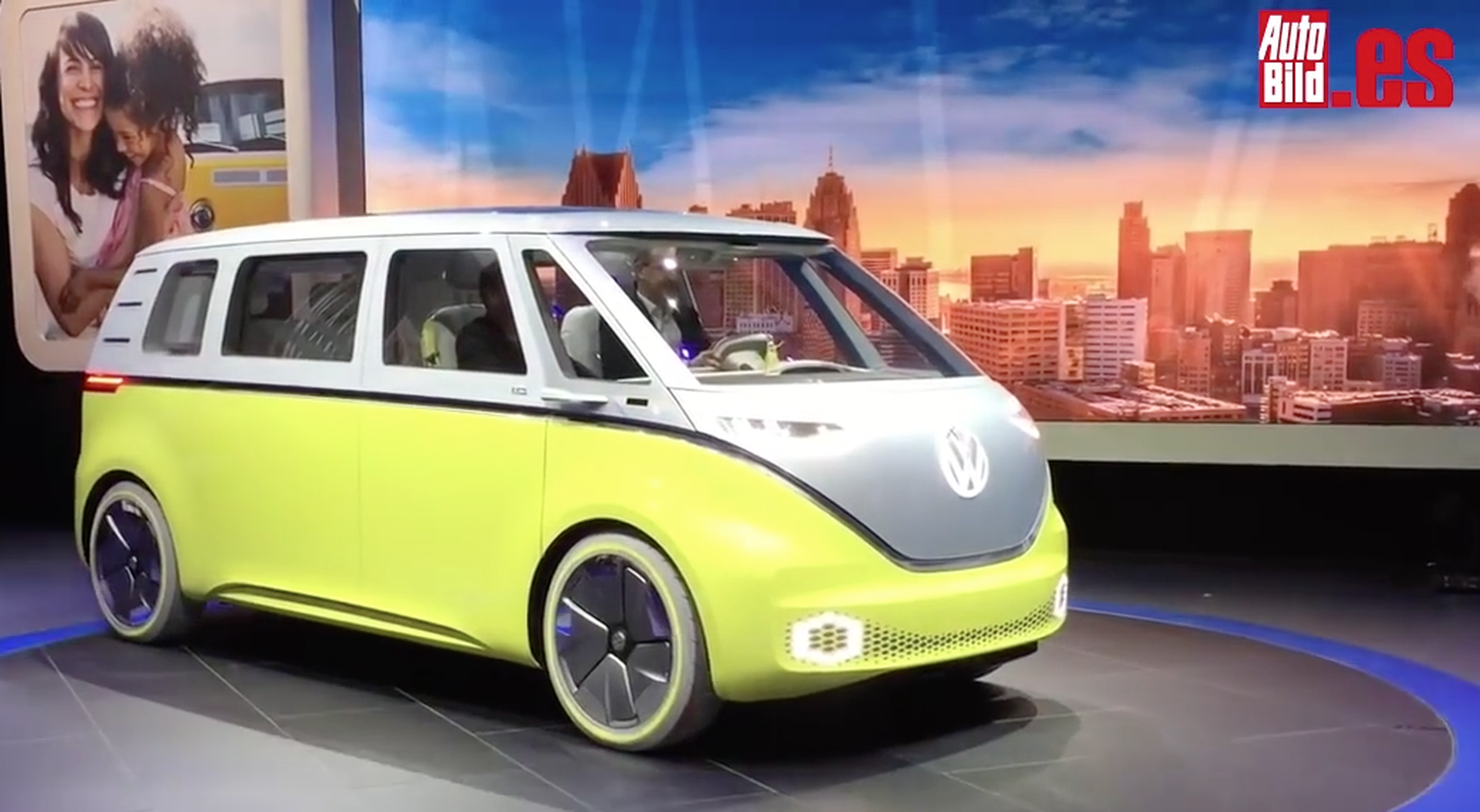 VÍDEO: VW I.D. BUZZ, así se presentó este eléctrico 'hippie'
