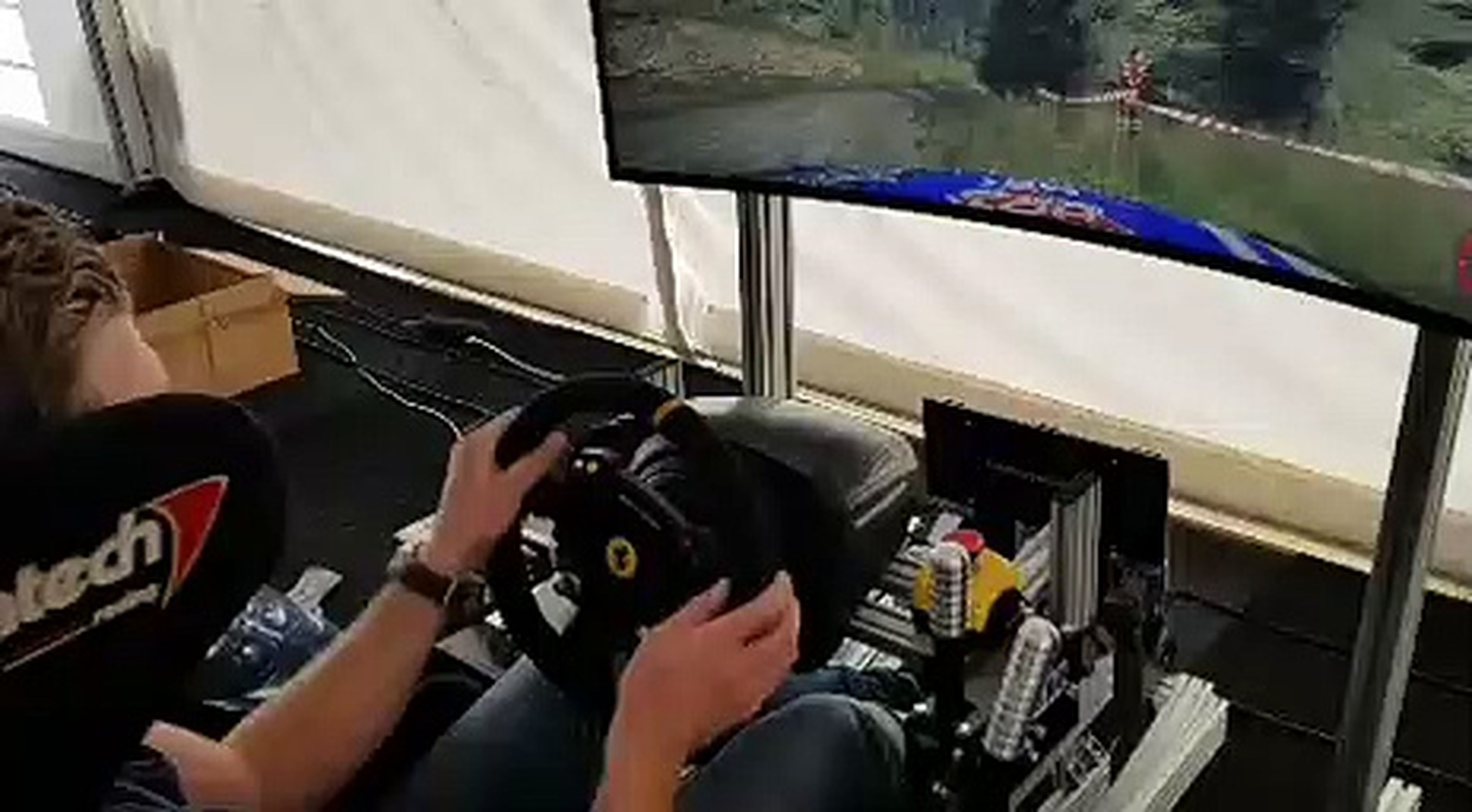 VÍDEO: ¡Wow! Si conduce así en un simulador, imaginad en un coche de verdad...