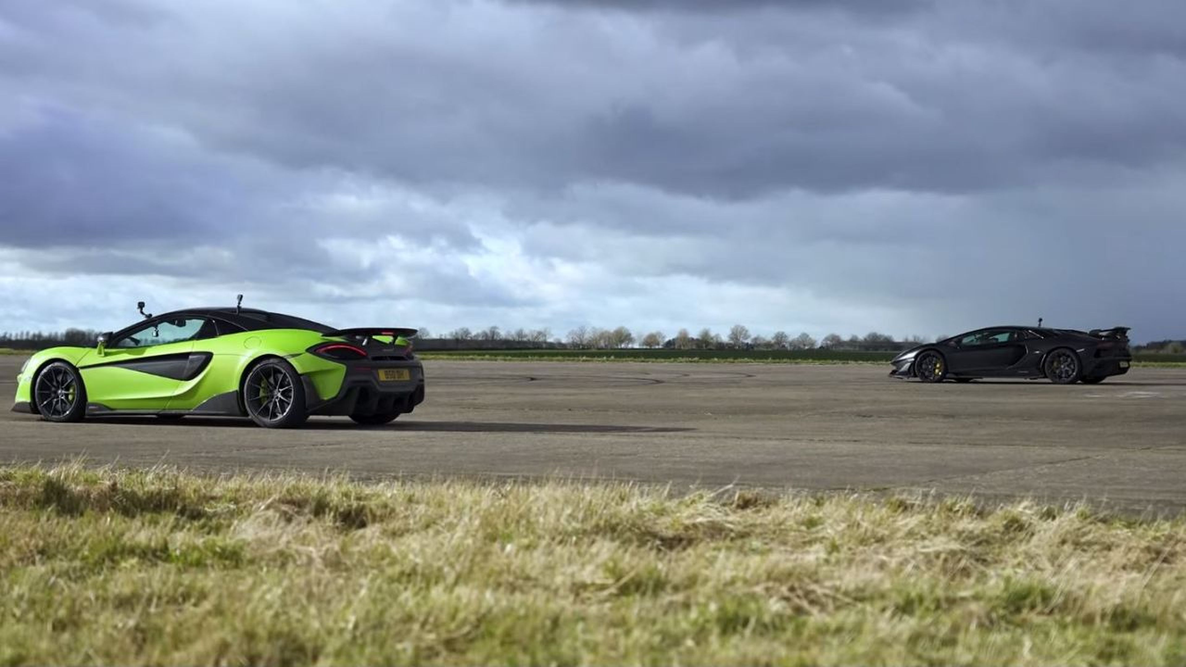 Lamborghini Aventador SVJ vs McLaren 600LT