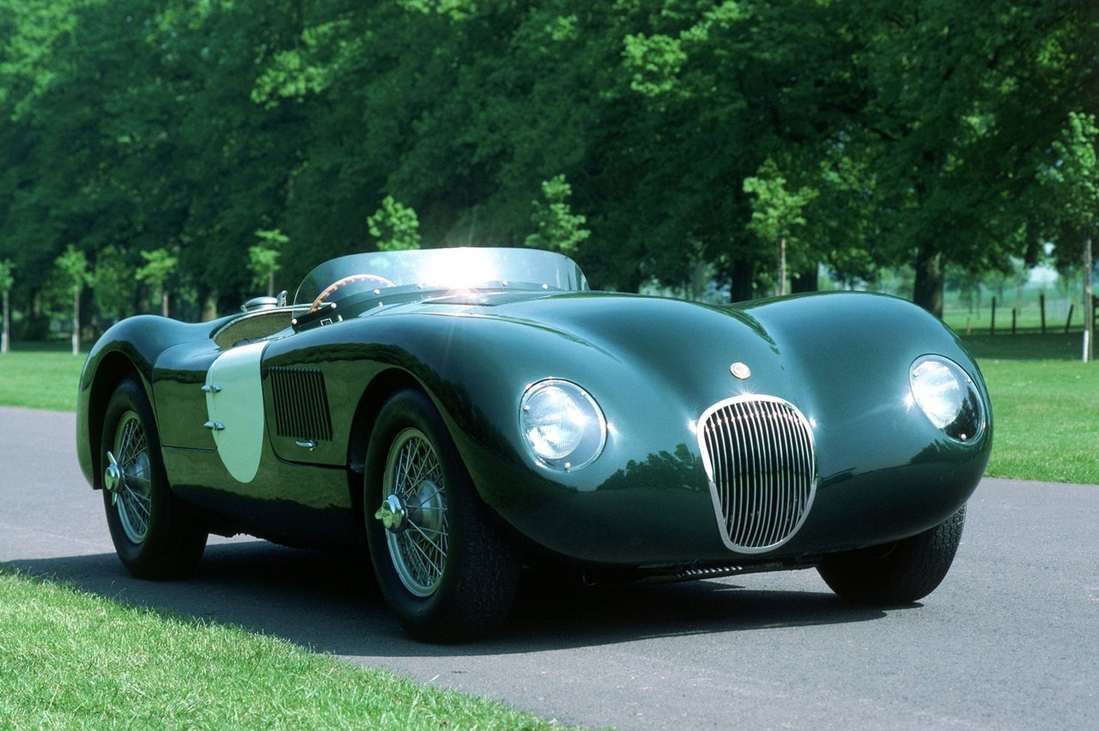 El Jaguar C-Type debutó en Le Mans en 1951, llevándose la victoria.