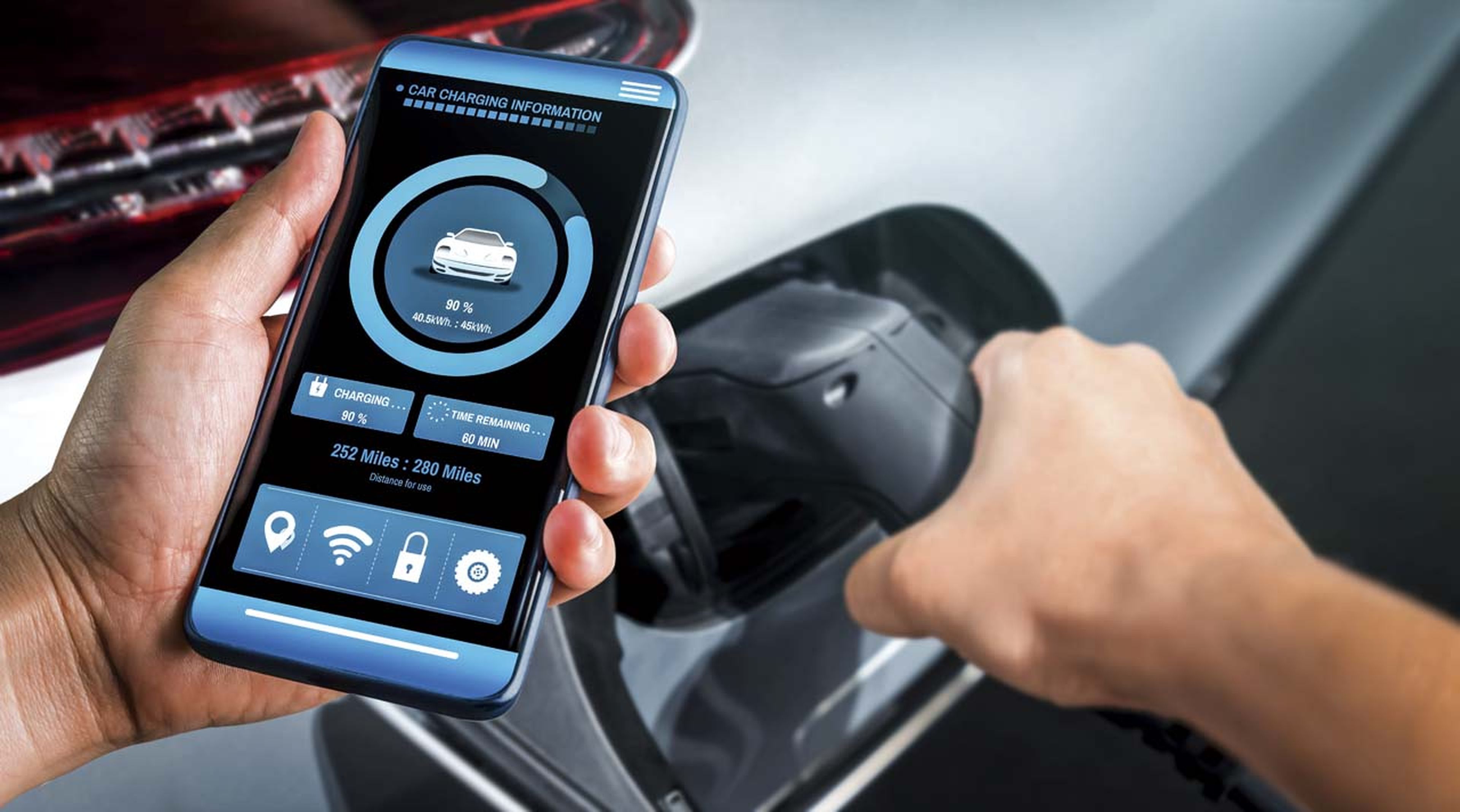 Mira si hay una app asociada al coche, si sigue en vigor y qué datos ofrece de rendimiento.